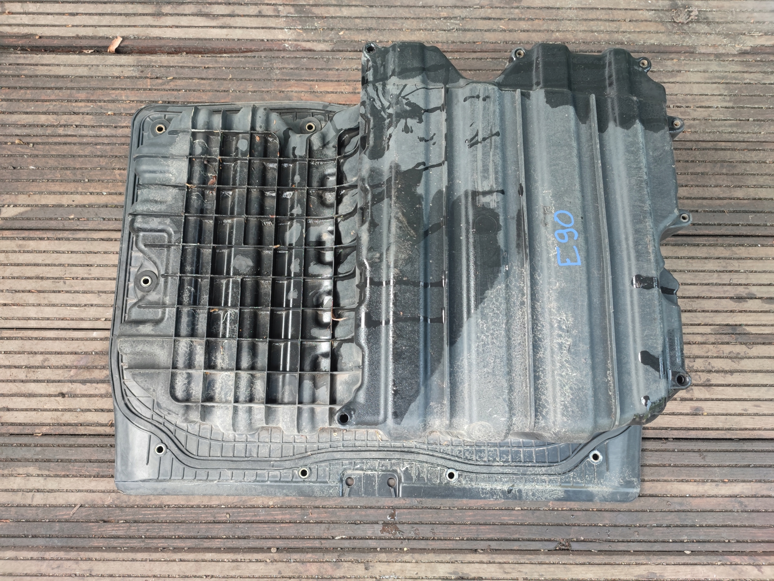 sump passenger compartment boot BMW E90 7120020
