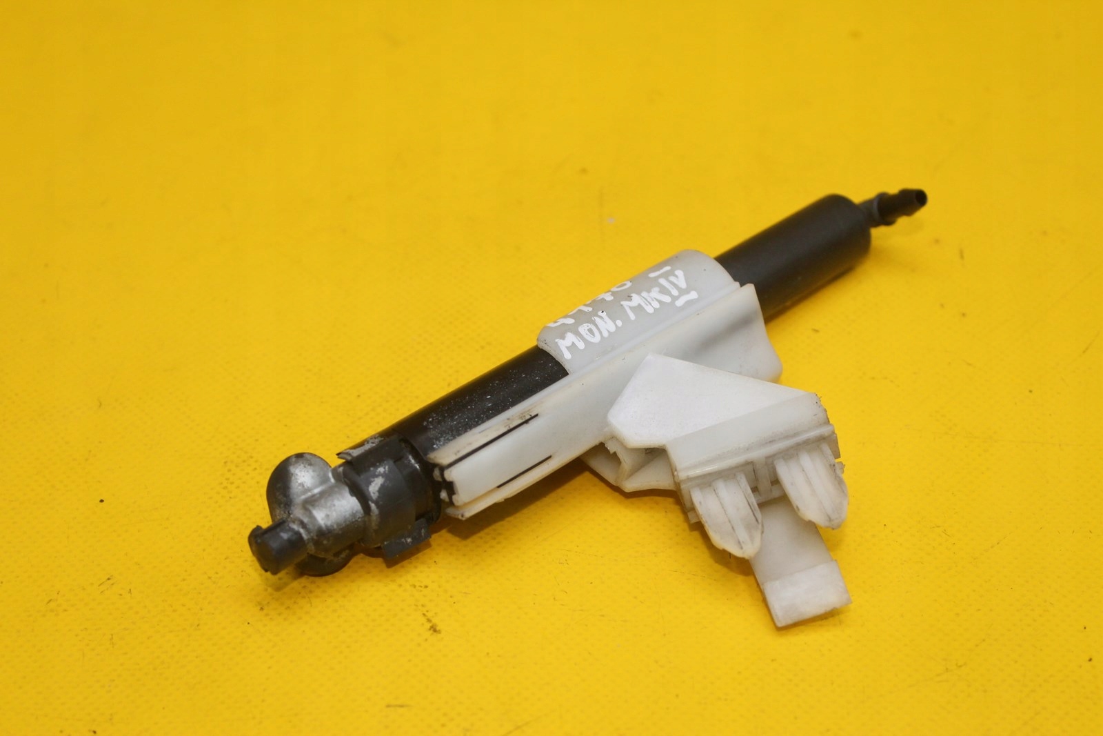 7S71-13L015-BA 6M21-13L015-AE - ШАЙБА ЛАМПИ ЛІВА ПЕРЕДНЯ КСЕНОНОВА MONDEO MK4