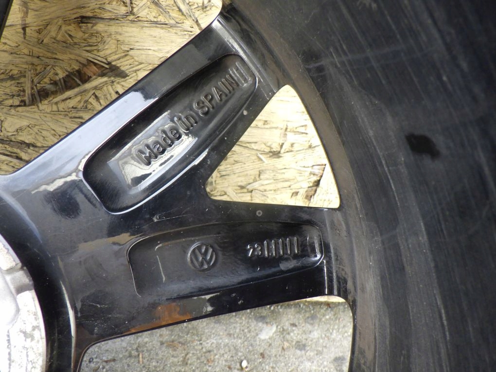 VW 2GM 7J x 18 ET39 5x112 disk hliníkový