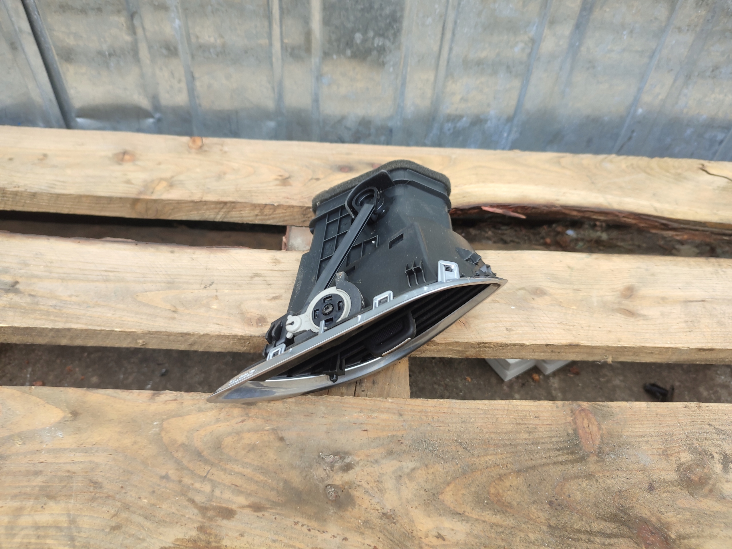 grid air conditioning devices left Opel Mokka 12-17r 95245316