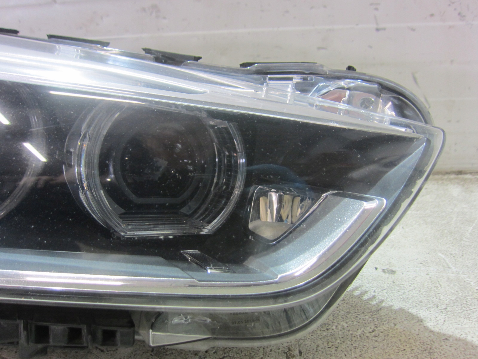 BMW X1 F48 2017R front right light front right 63117428740 LED USA