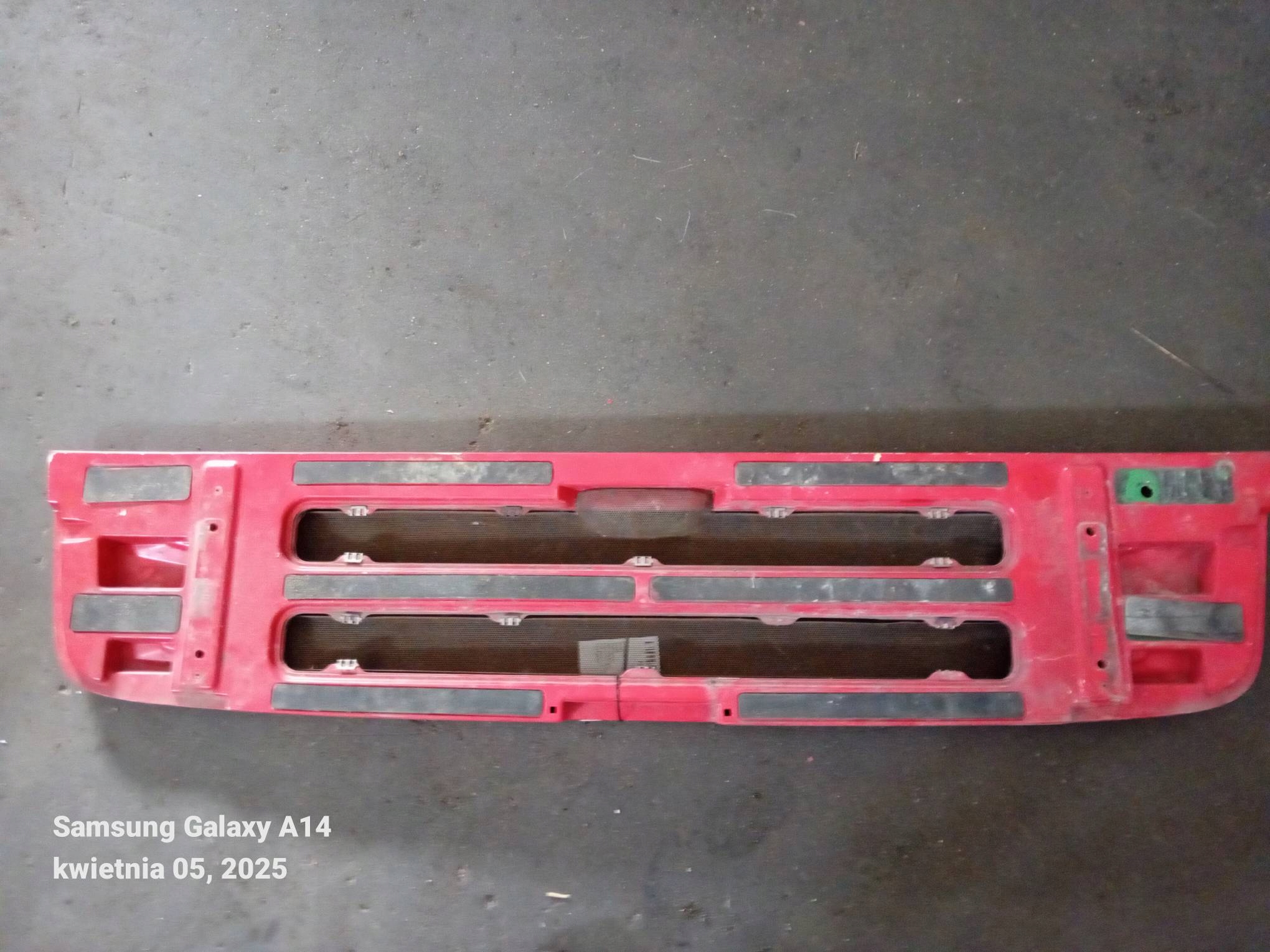 Grill Grill rote SCANIA R410