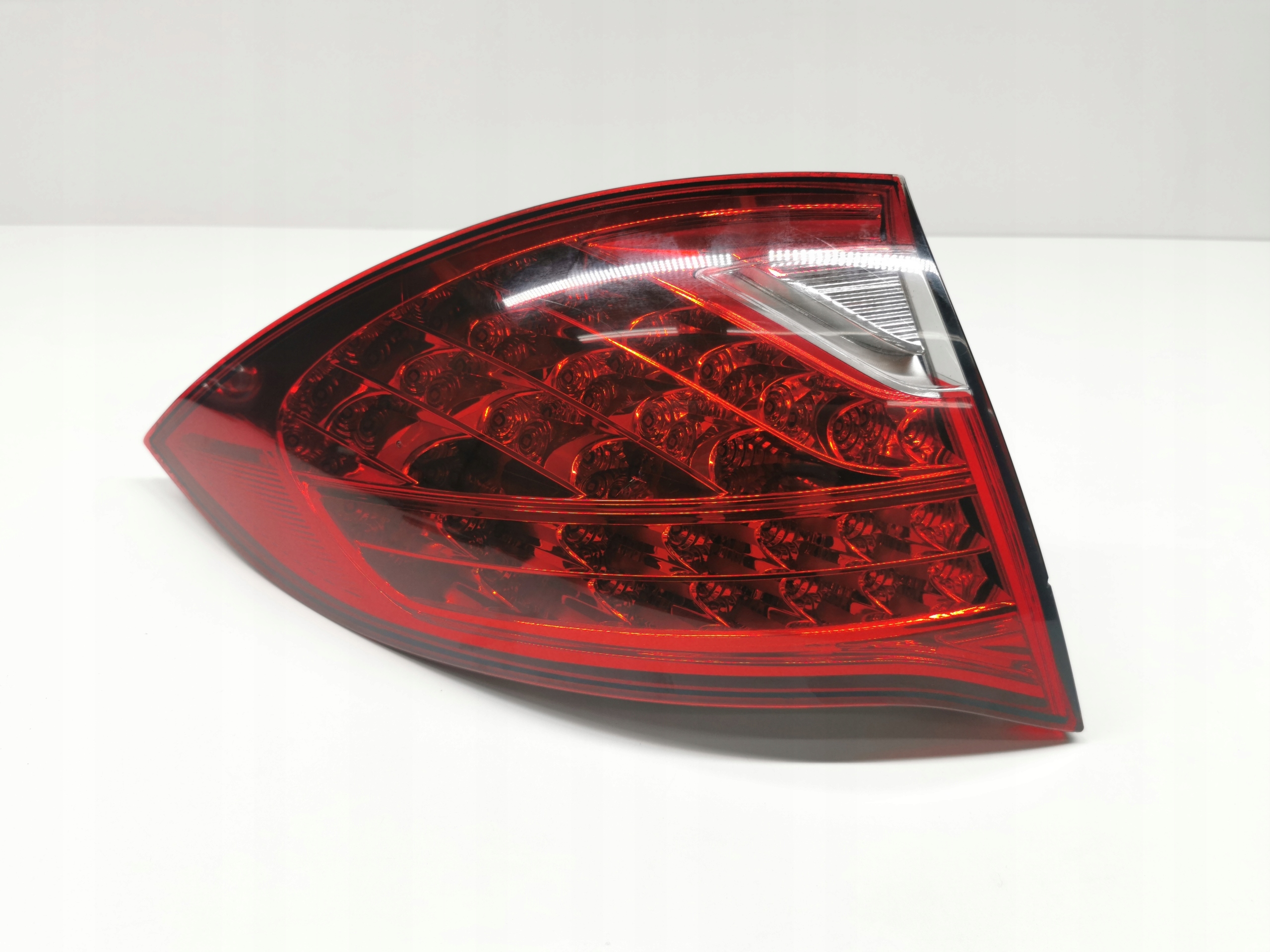 LAMPA LED LEWA TYŁ PORSCHE CAYENNE II 95863109502