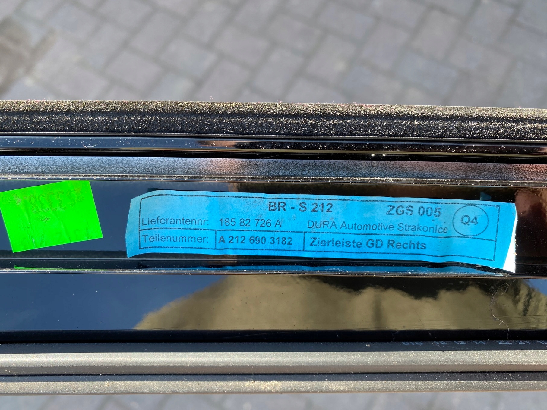 MB W212 LIFT KOMBI LISTWA DACHOWA PRAWA PANORAMA Color black