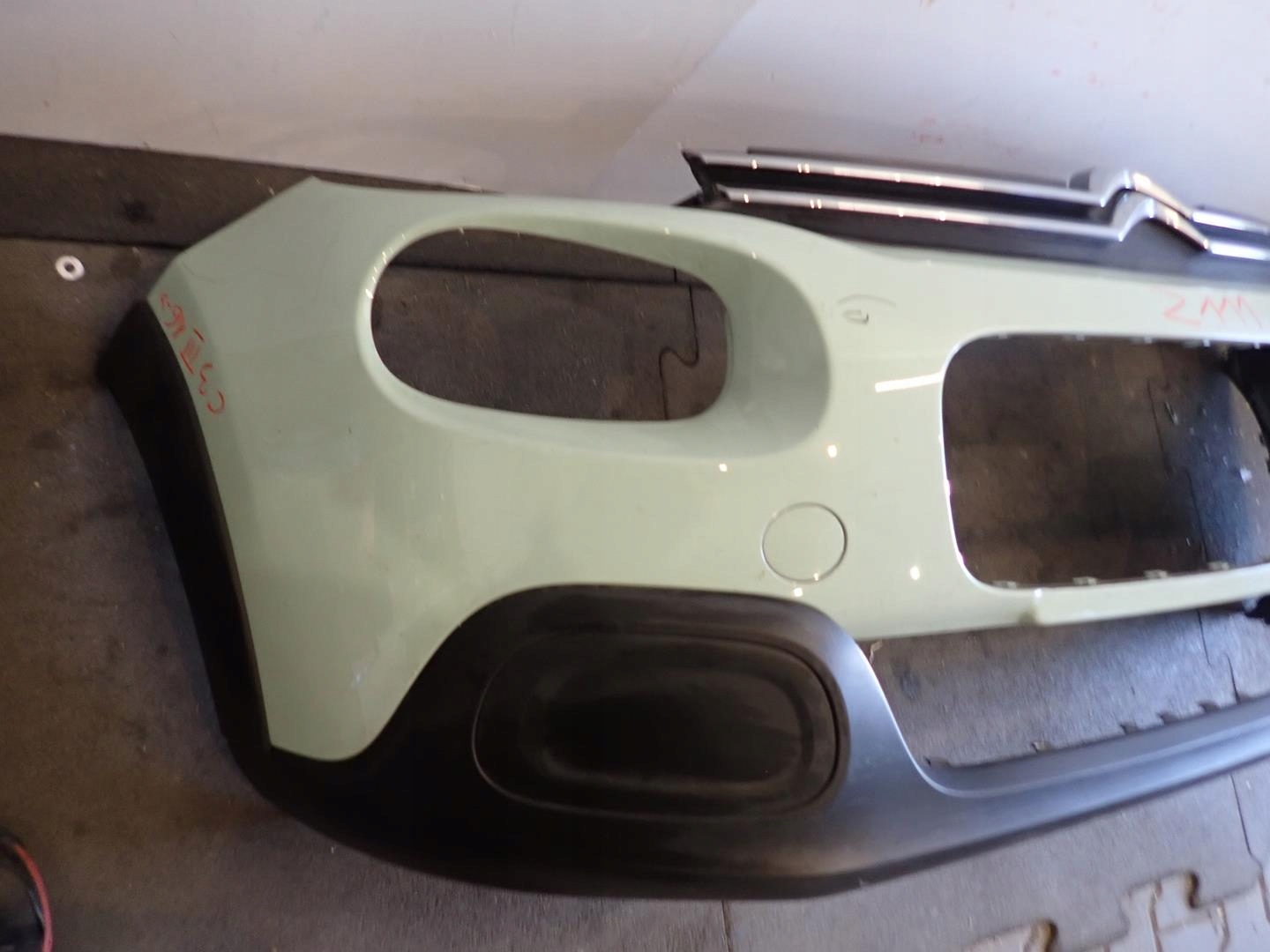 nárazník předek přední CITROEN C3 III 2016