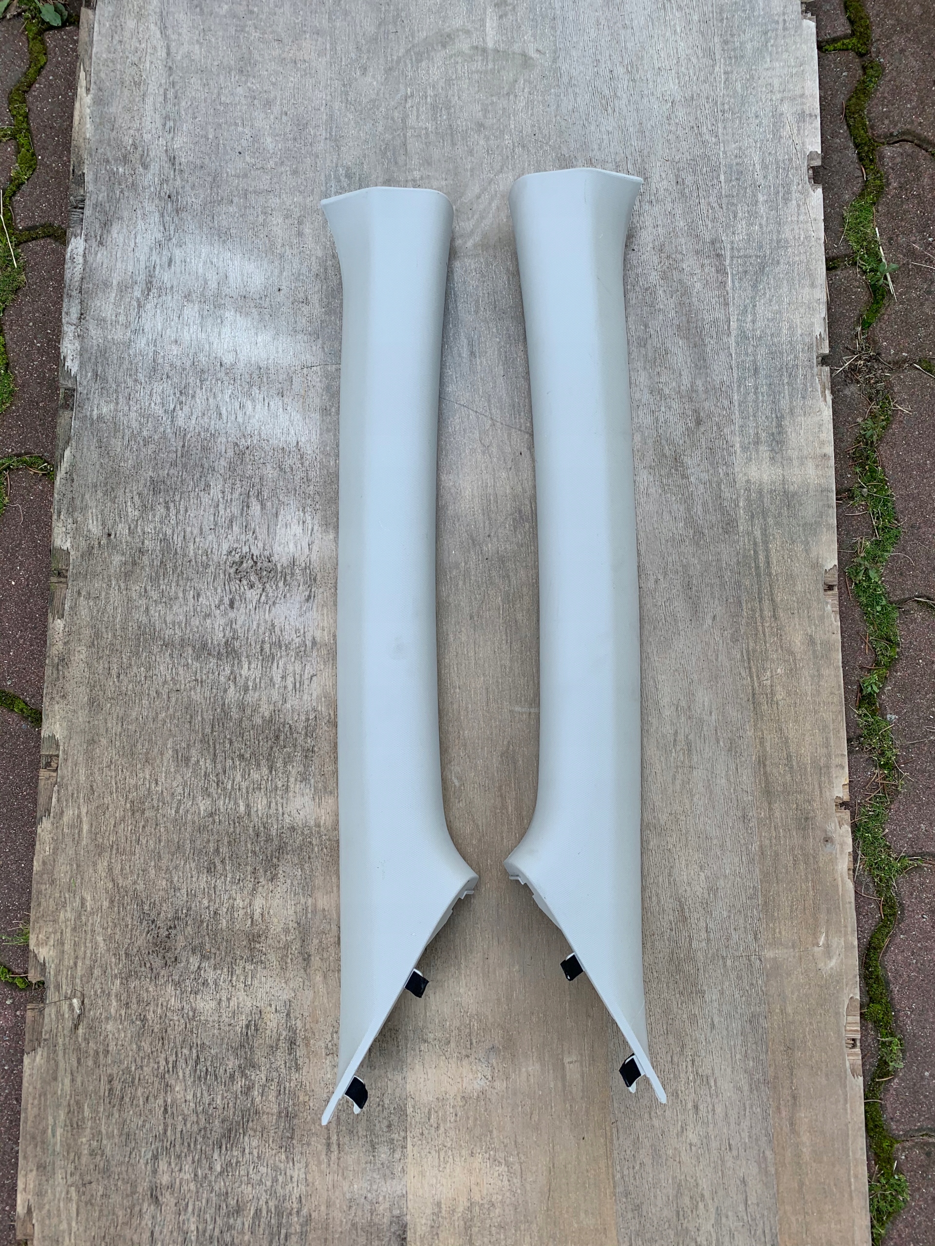 OSŁONA PLASTIKOWA SŁUPEK PRAWY LEWY XV 18- USA