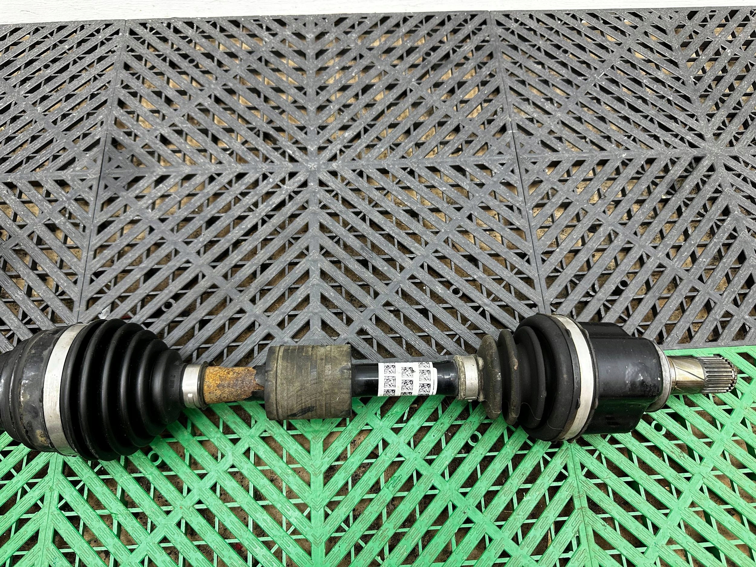 semi-axis front BMW X2 F39 8681523