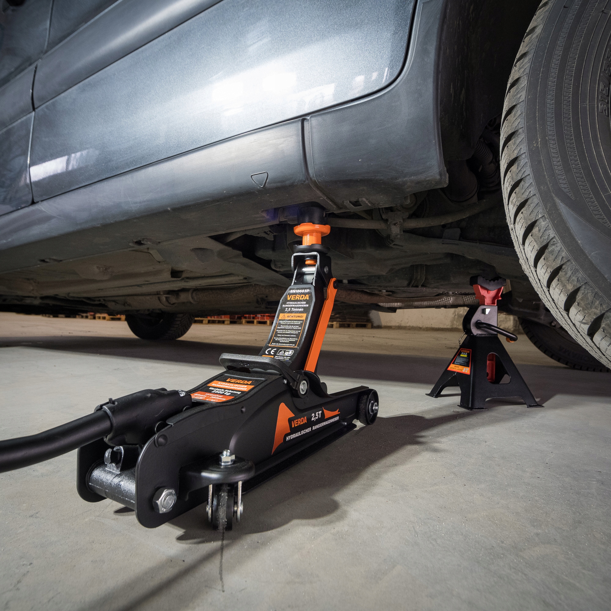 PODNOŚNIK SAMOCHODOWY 2,5T HYDRAULICZNY WARSZTATOWY VERDA LEWAREK ŻABA EAN (GTIN) 3379145948551