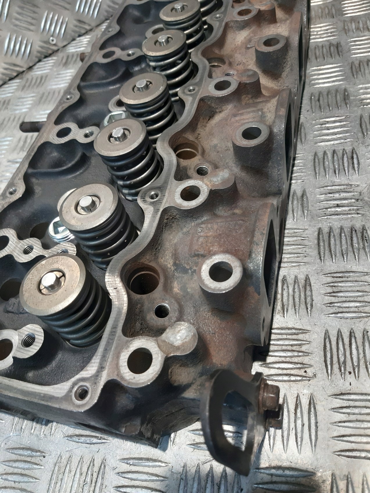 testata motore NISSAN ATLEON 3.0D
