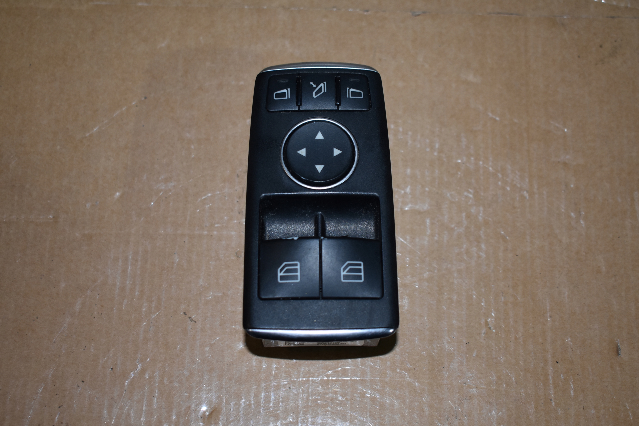 control panel of the window MERCEDES W231 W204 1