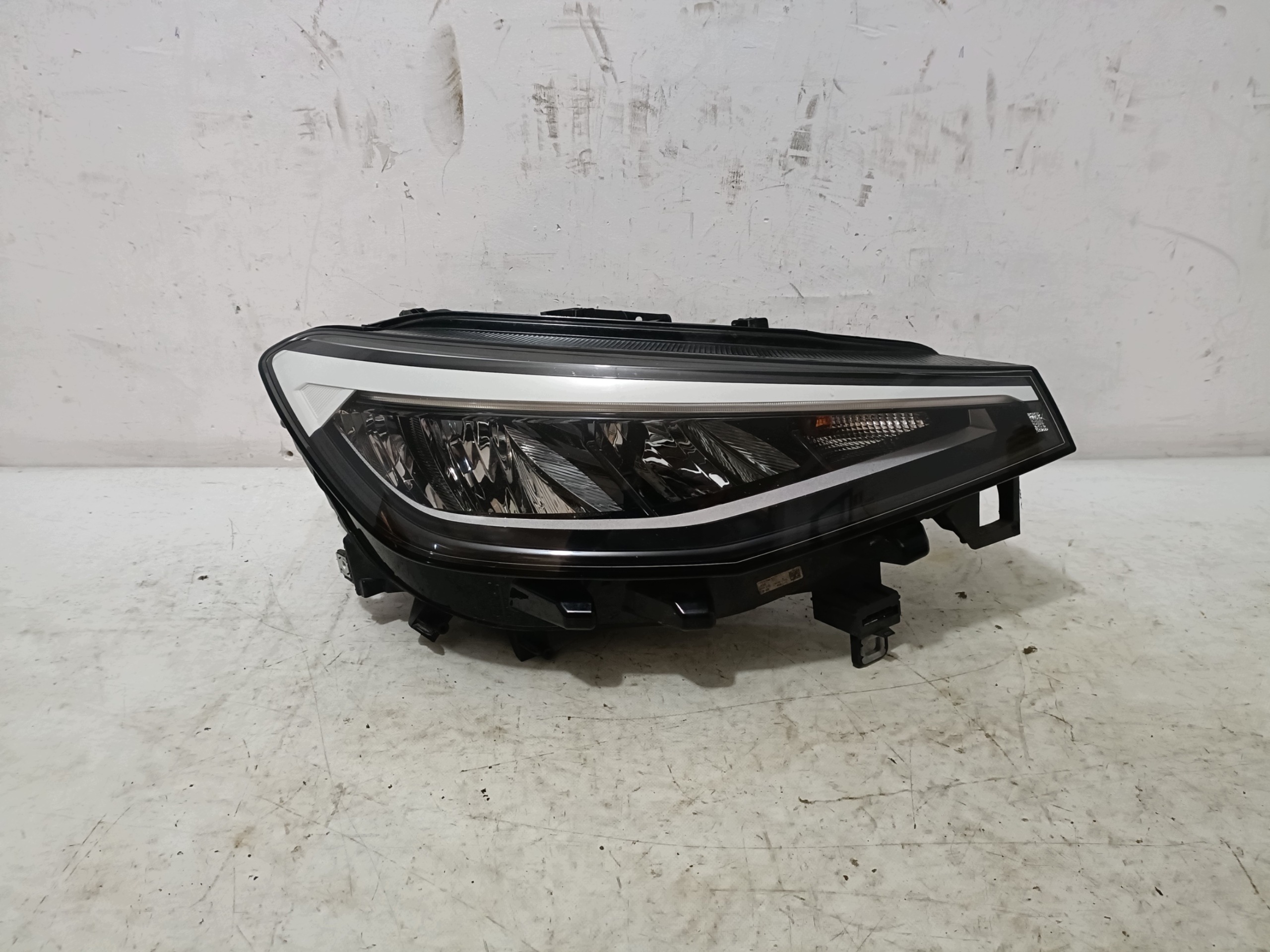 VOLKSWAGEN ID.4 ID4 ID.5 ID5 20- light right front FULL LED 11B941006B