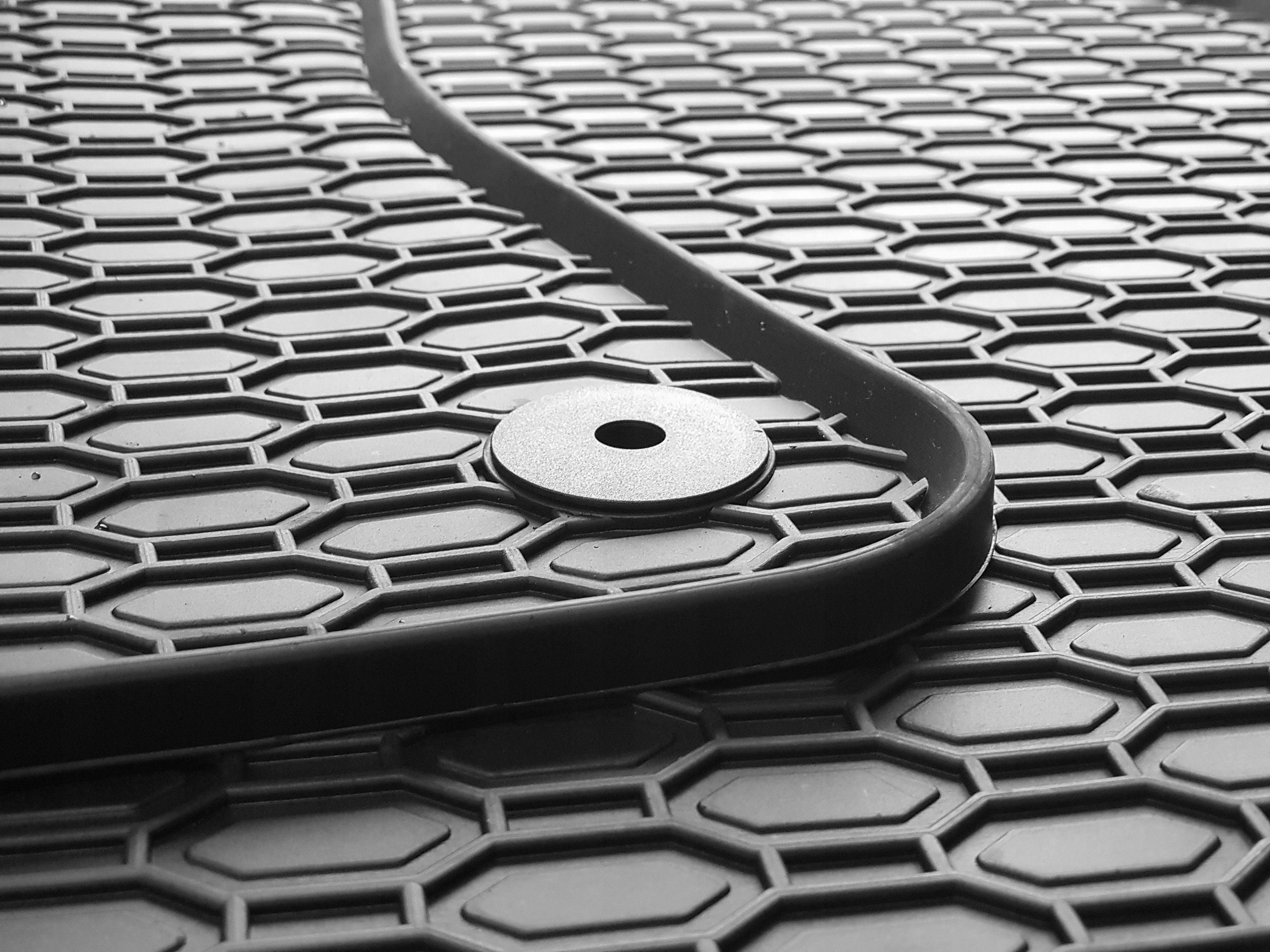 Volkswagen Caddy 2os 2003- Dywaniki gumowe Liczba elementów 2