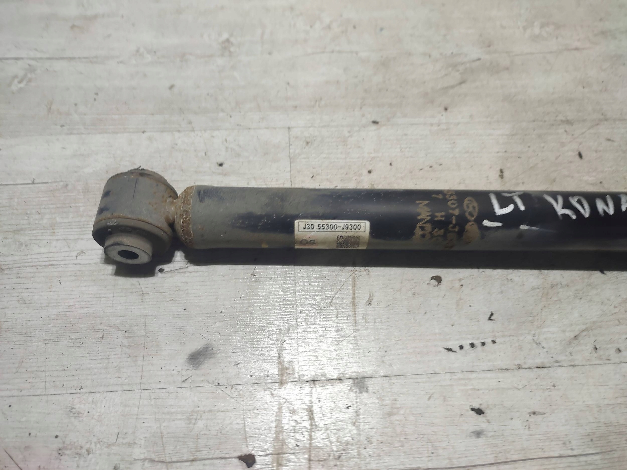 Hyundai Kona and 2018 rear part side left shock absorber