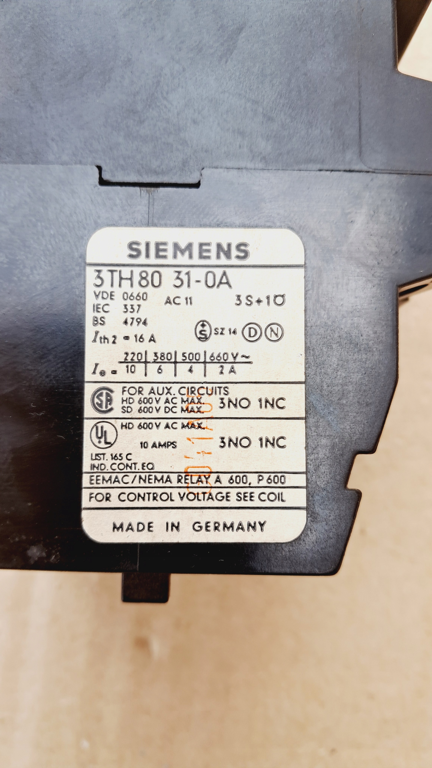 Stycznik 3TH 80 31-0A 220V 16A SIEMENS Germany EAN (GTIN) 00997100878892