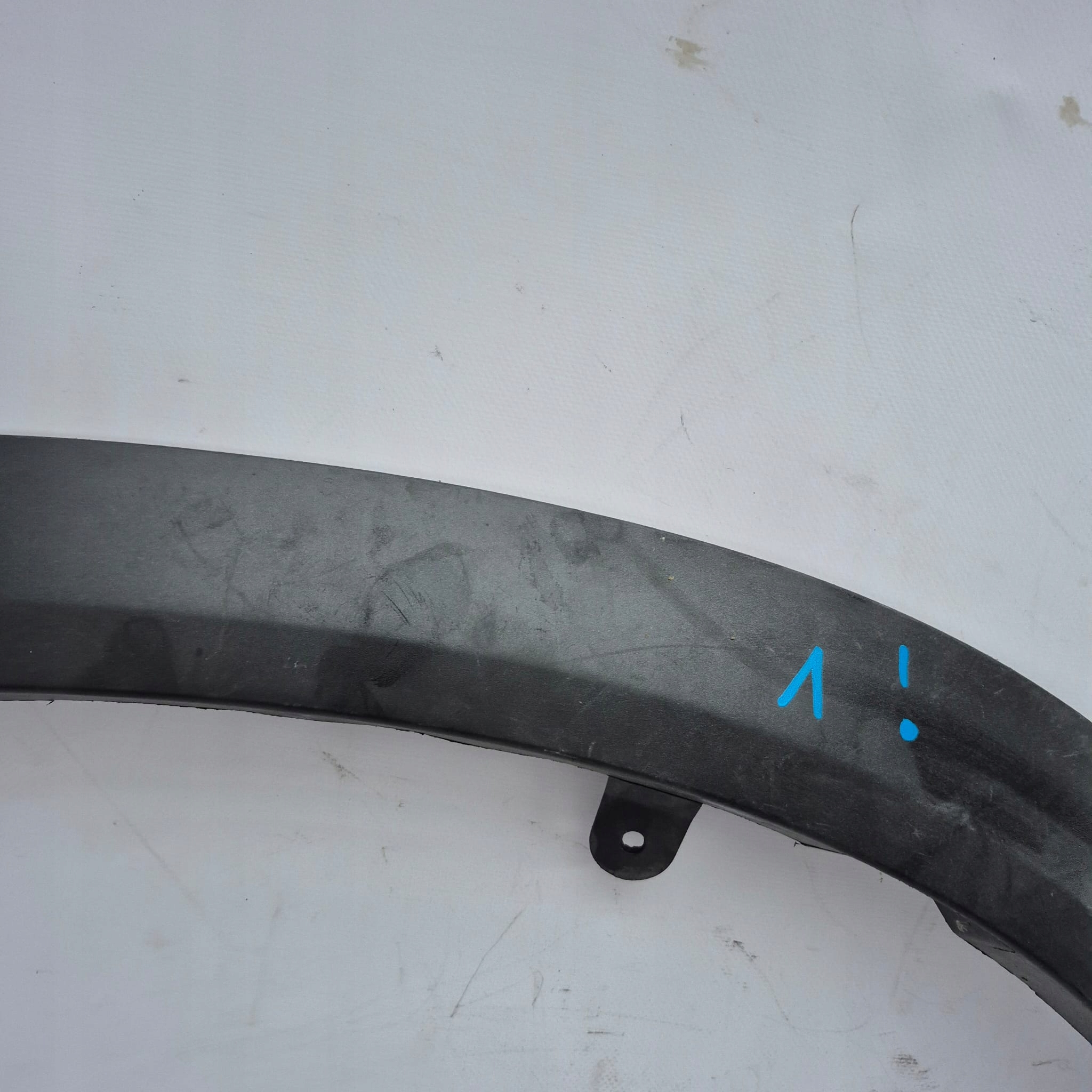 LEXUS NX and 1 14-21 moulding cap right front