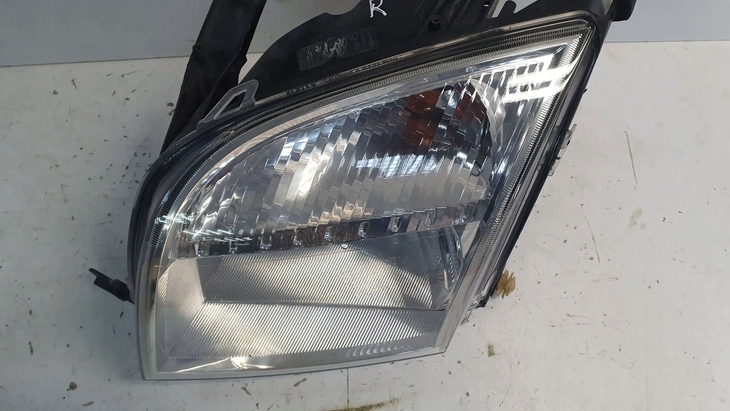 light front left FORD FUSION 2N1 02