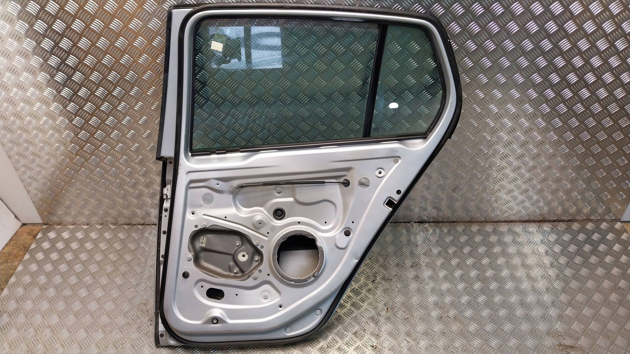 Tür heck rechts VW GOLF V 03