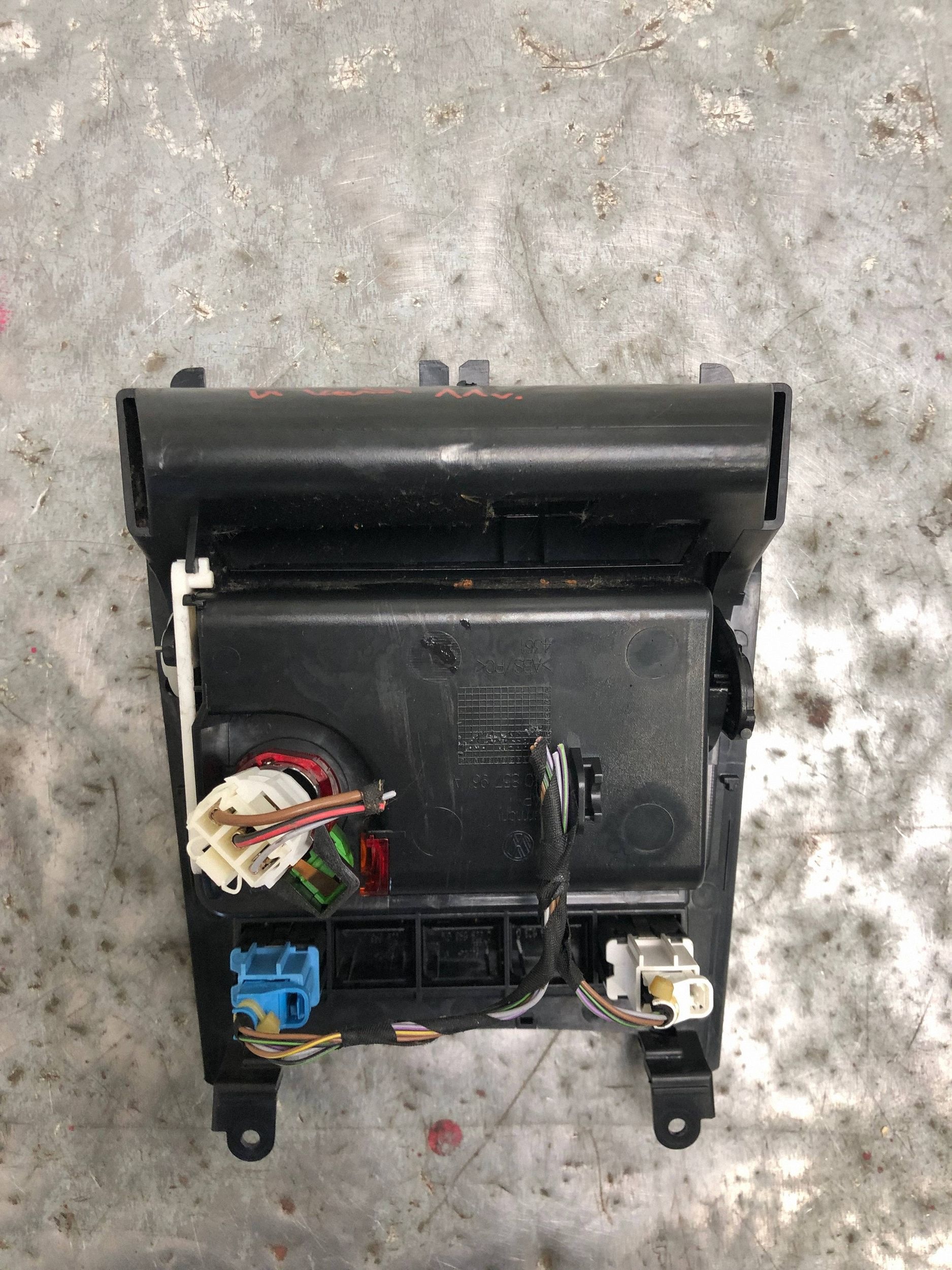 cendrier boîte a gant passager VW GOLF VI KOMBI 5K0857961A
