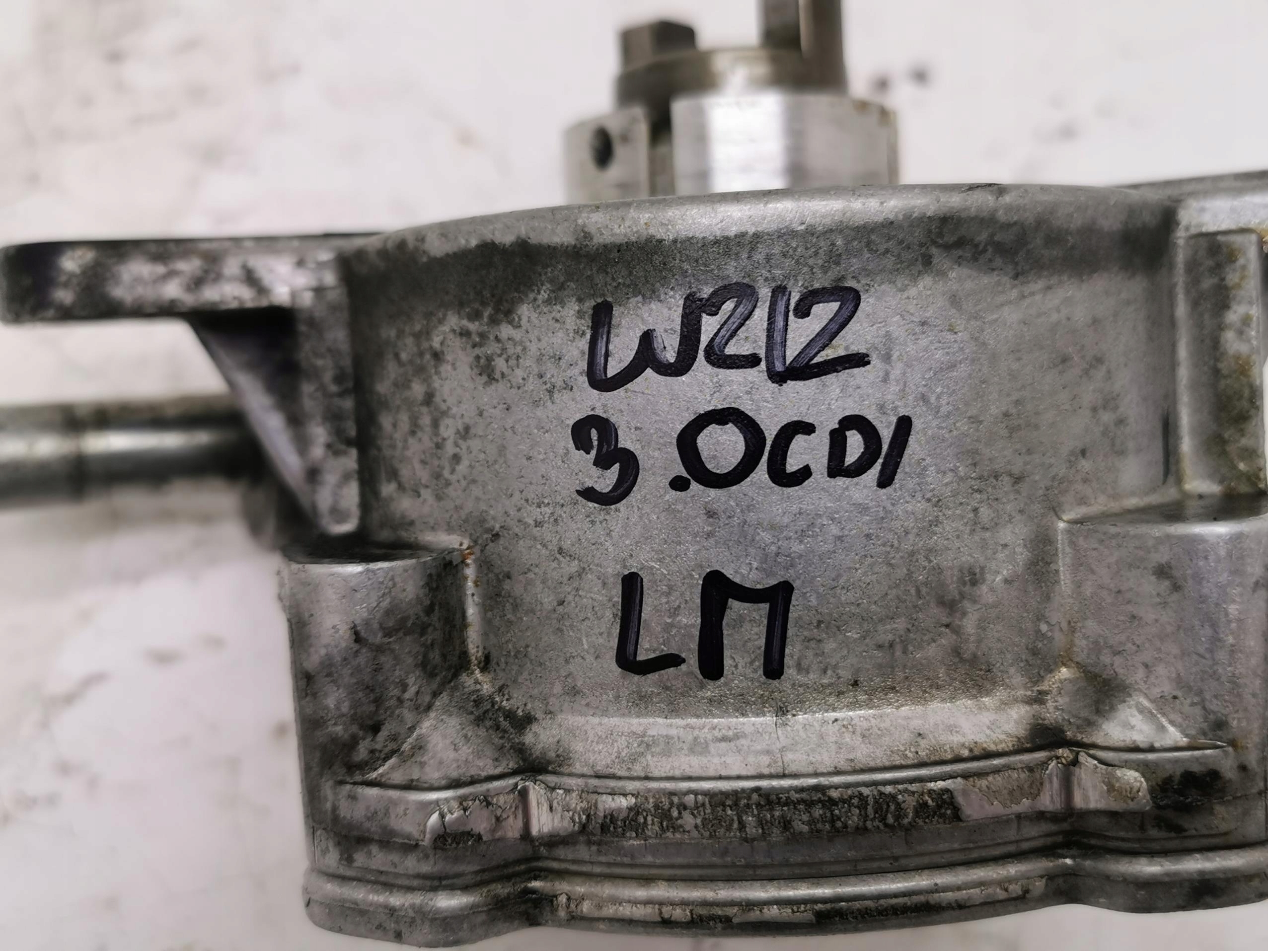 Pompa VACUM MERCEDES E-KLASA W212 A6422300465