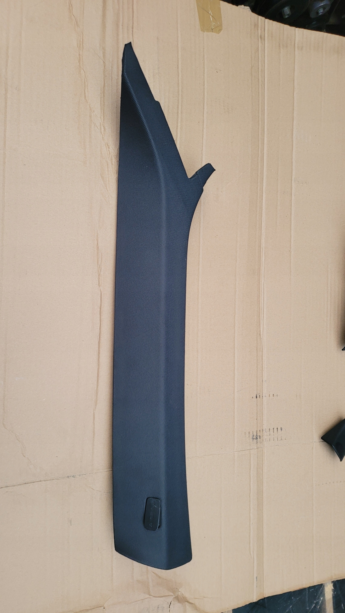 OSŁONA SŁUPKA 4KE867233 AUDI E-TRON 4KE