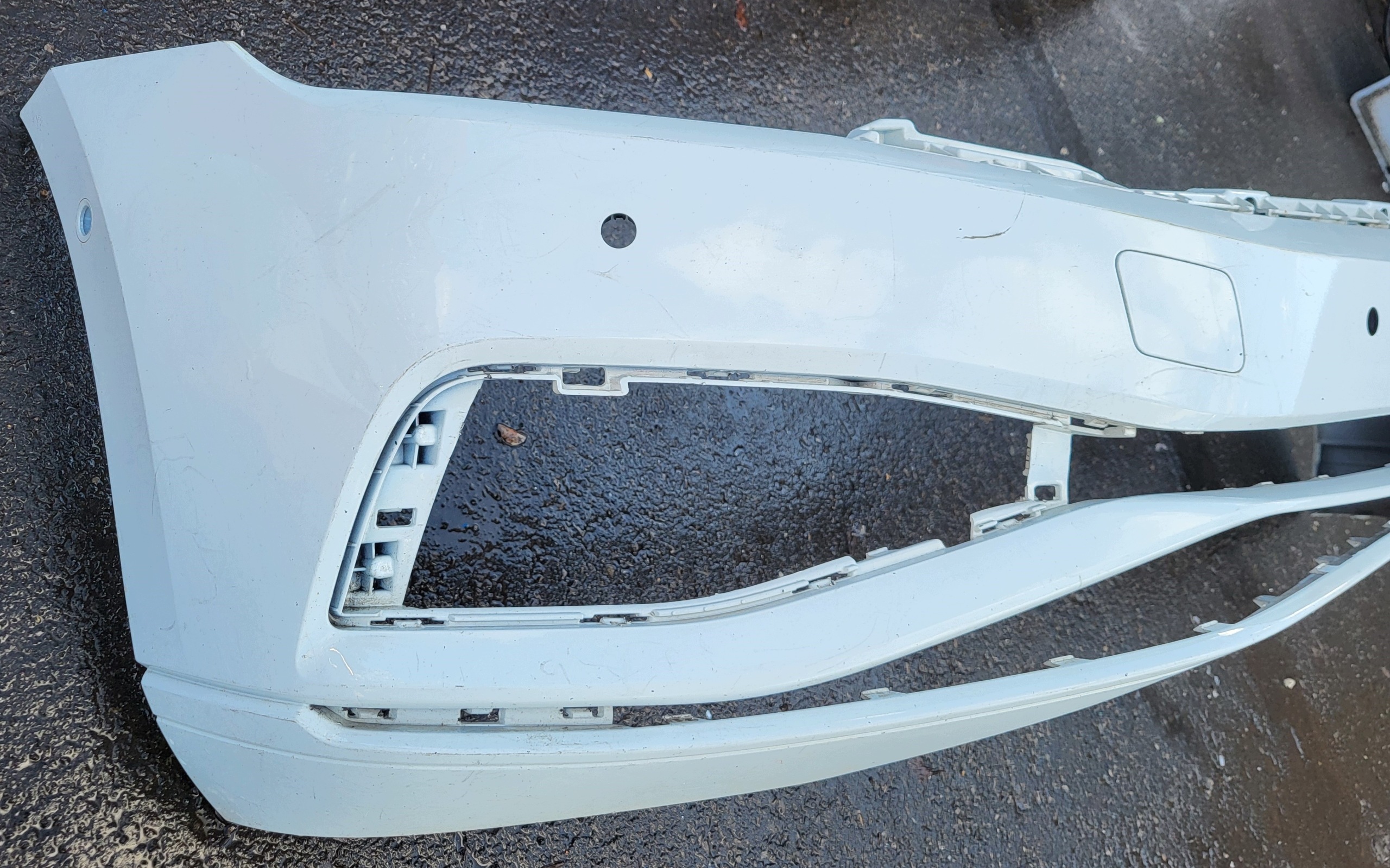 bumper front front towing hook cap VW PASSAT B8 BIALY 3G0807221E OE