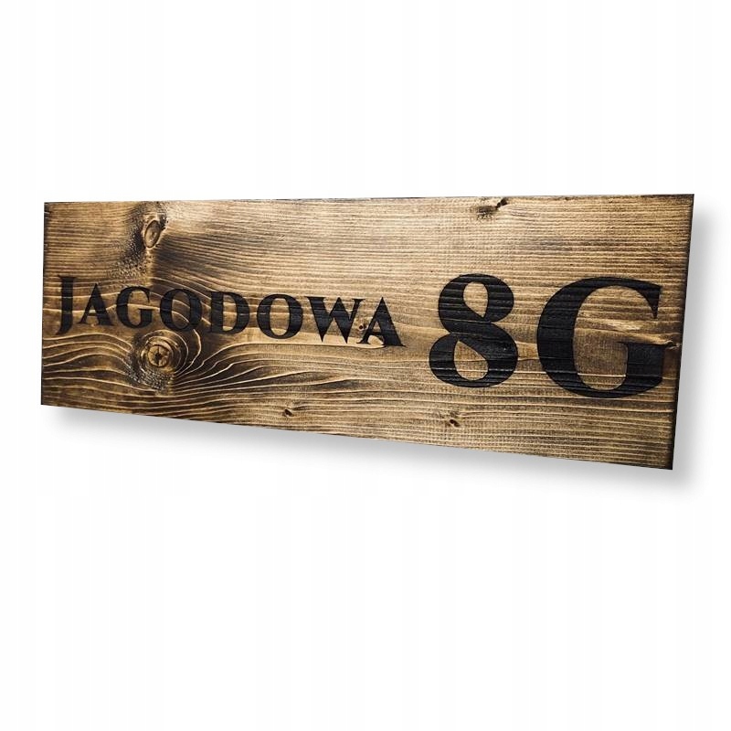 Drewniany szyld z adresem, numerem domu grawer