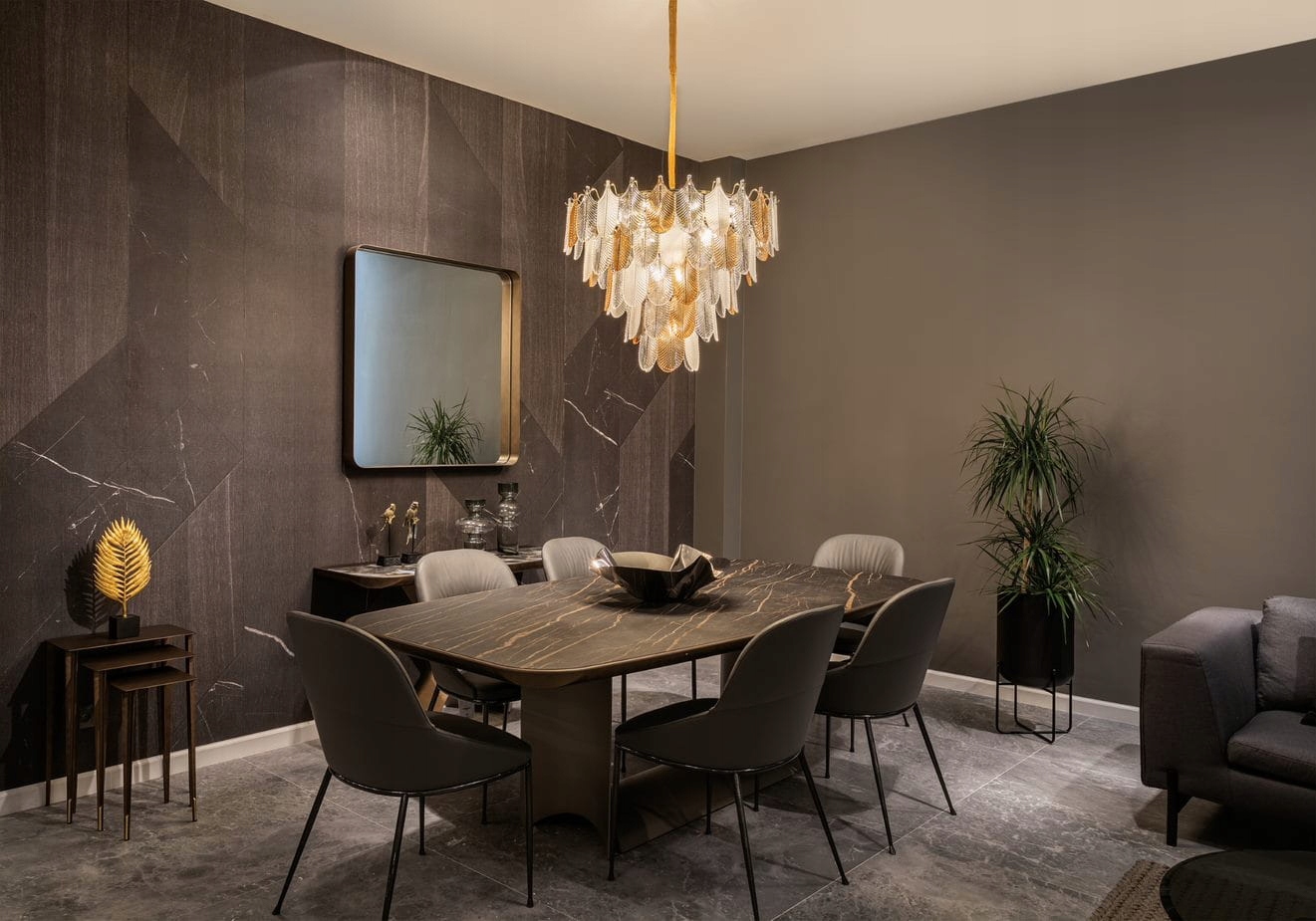 Reprezentativní skleněná lampa s listy nad stůl Arwena