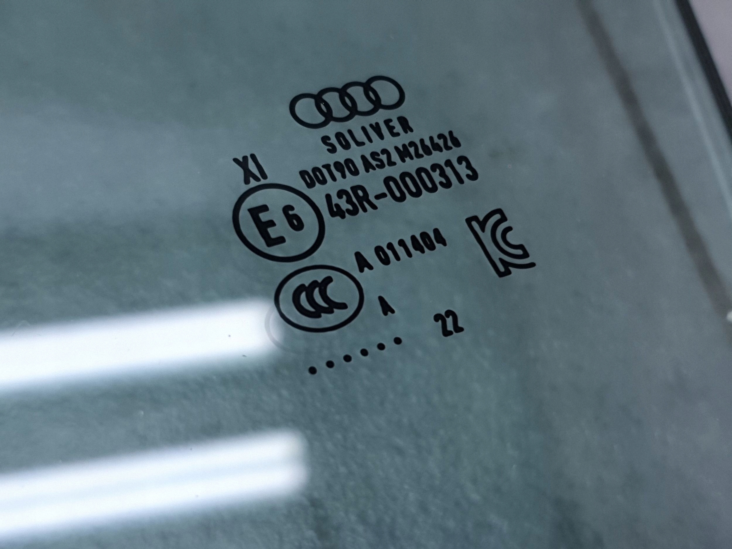 Audi Q8 window door left front 2022 4M8845021B podwojna