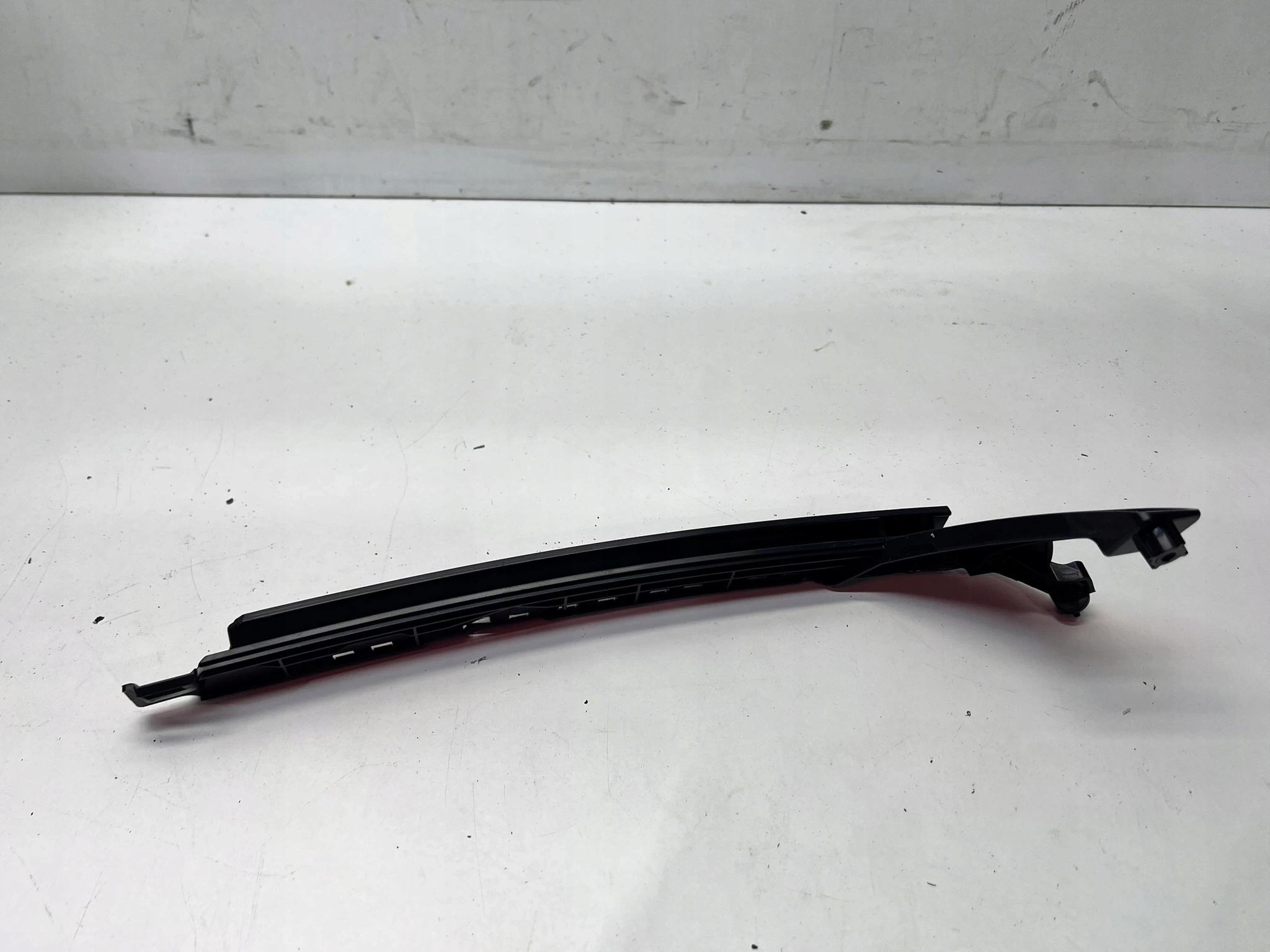 PROWADNICA windows left rear part AUDI A3 8Y 8Y0839067