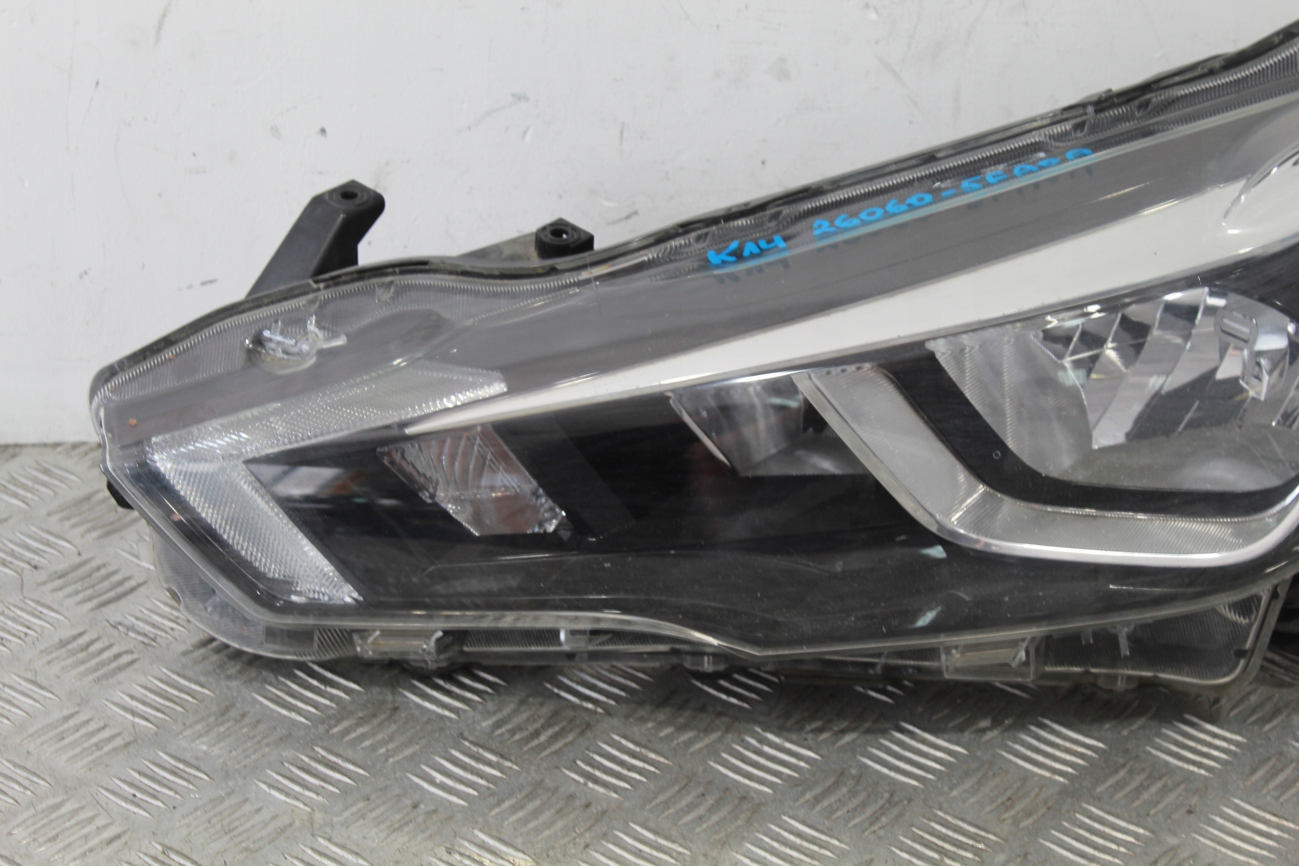 light left front MICRA V 5 K14 26060-5FA0A