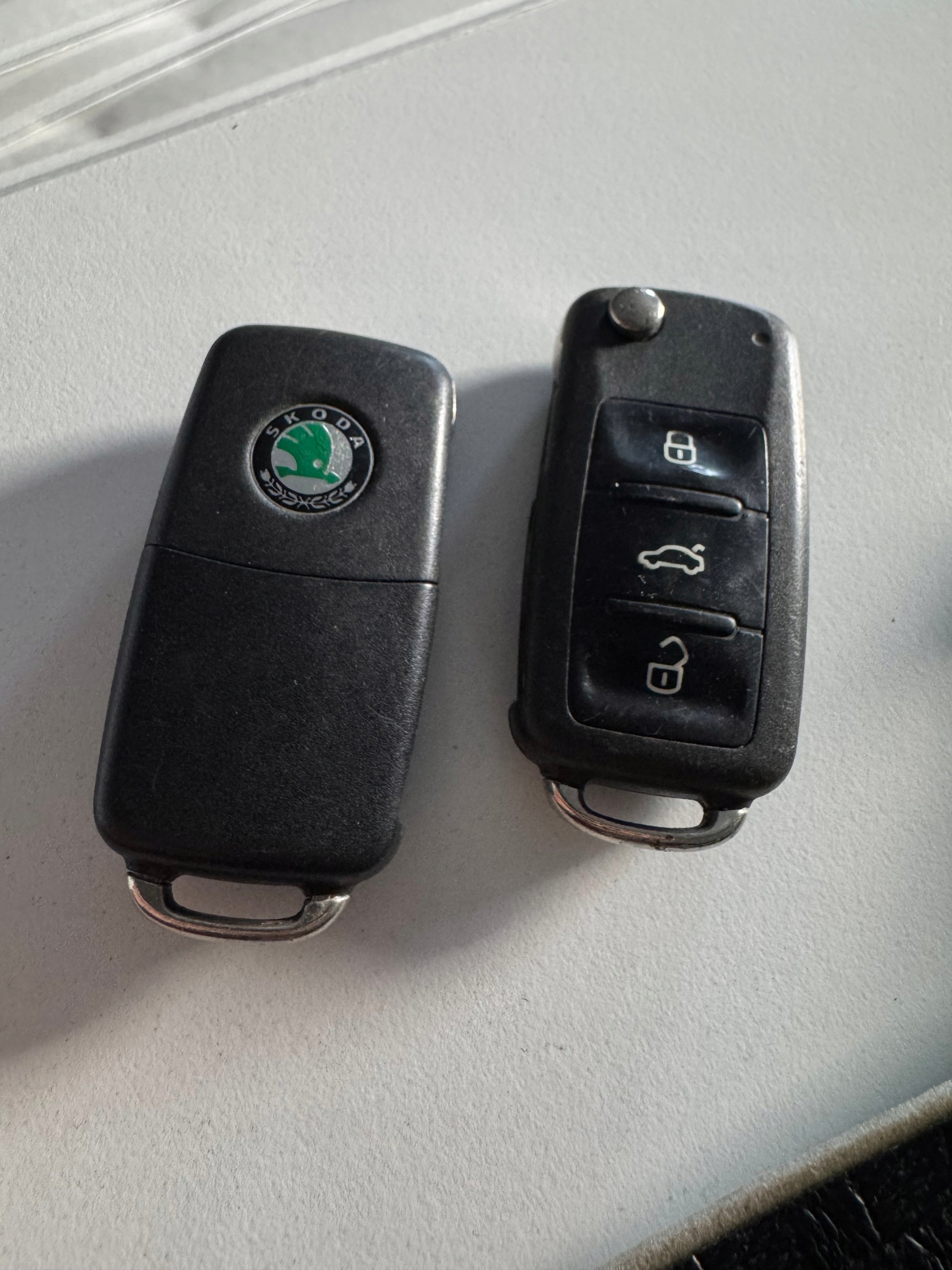 key PILOT SKODA 3T0837202C original SZTUKA !