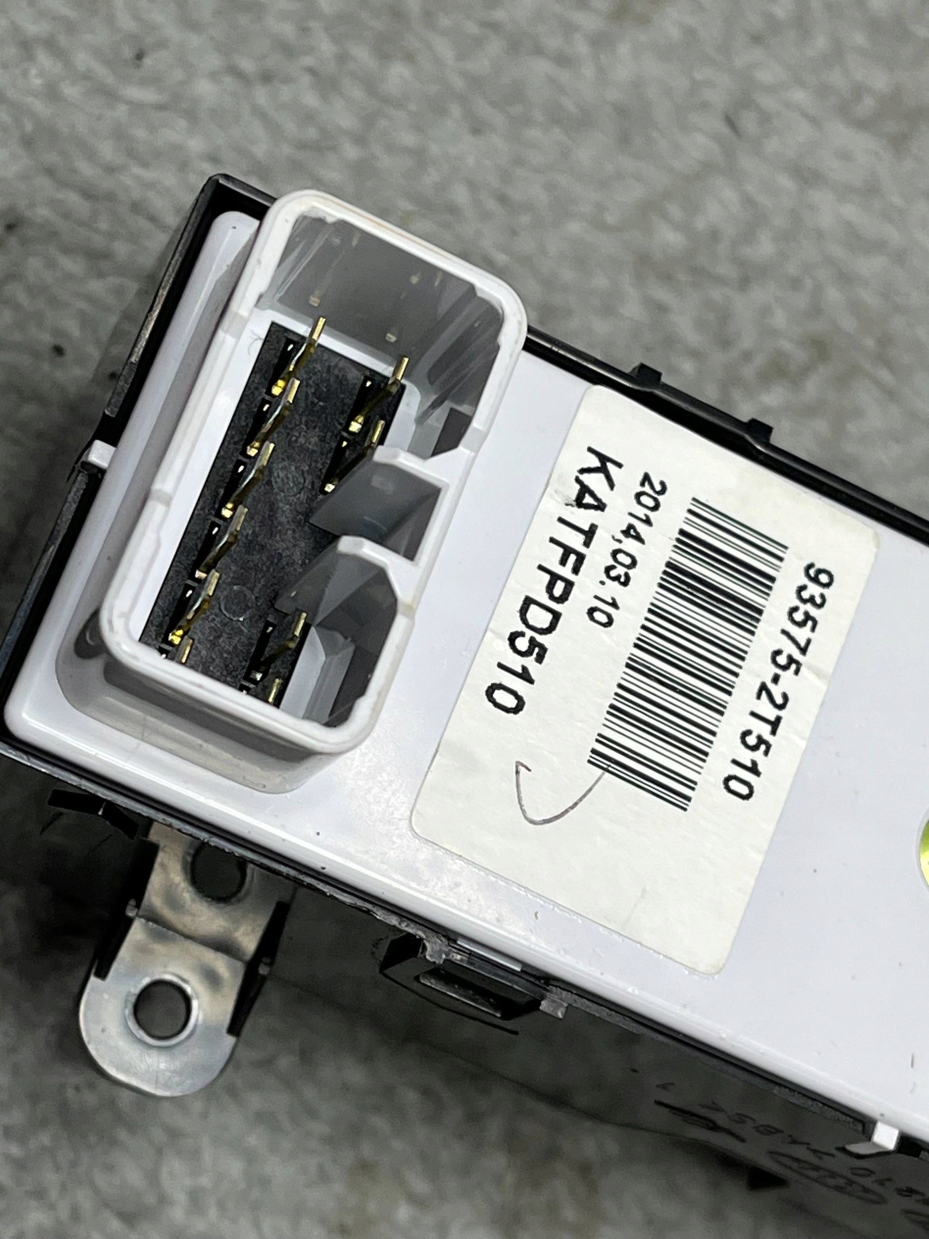window control switch KIA Optima 935752T510