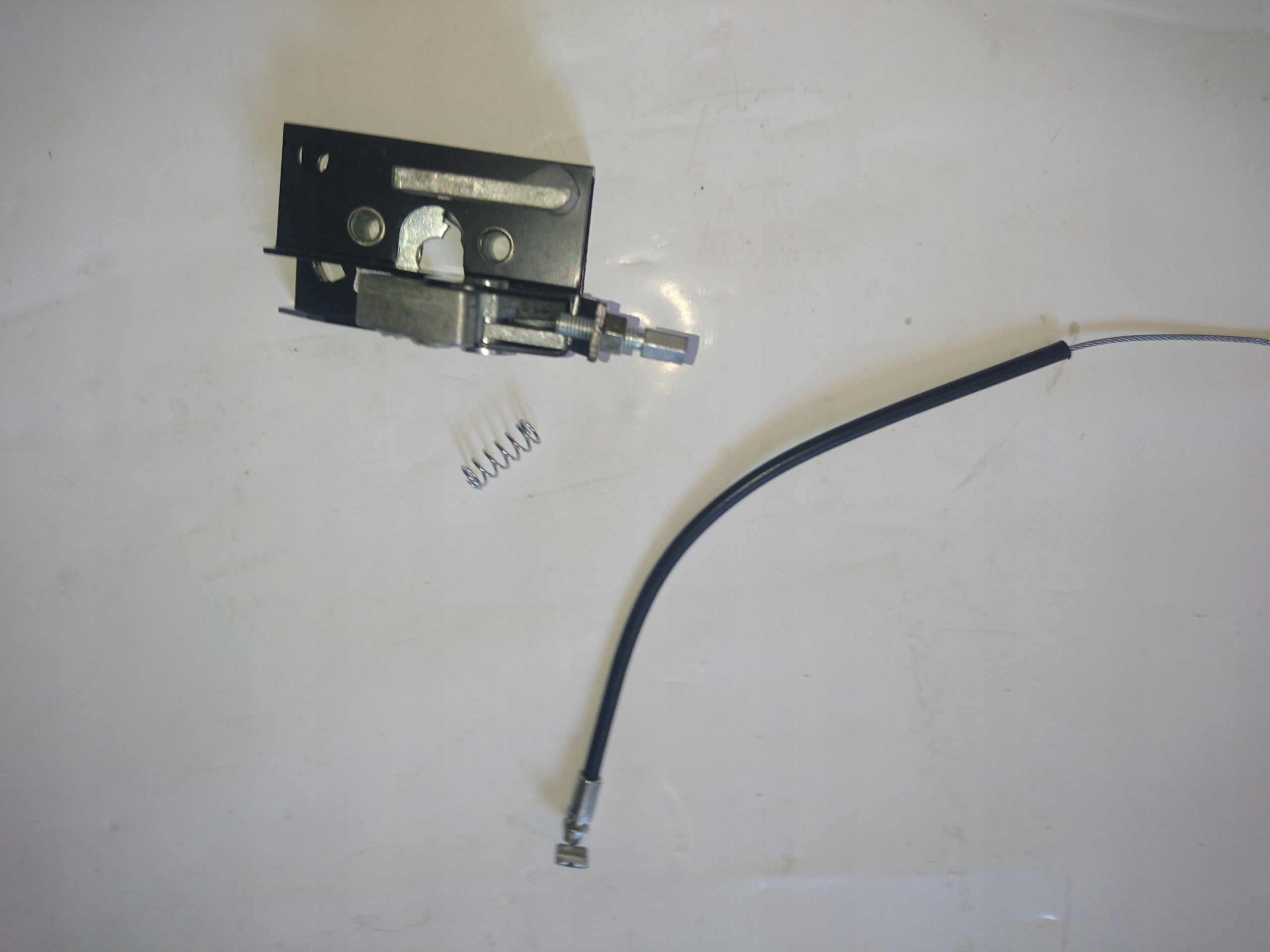 Замок левой двери 3CX 4CX 123/07383