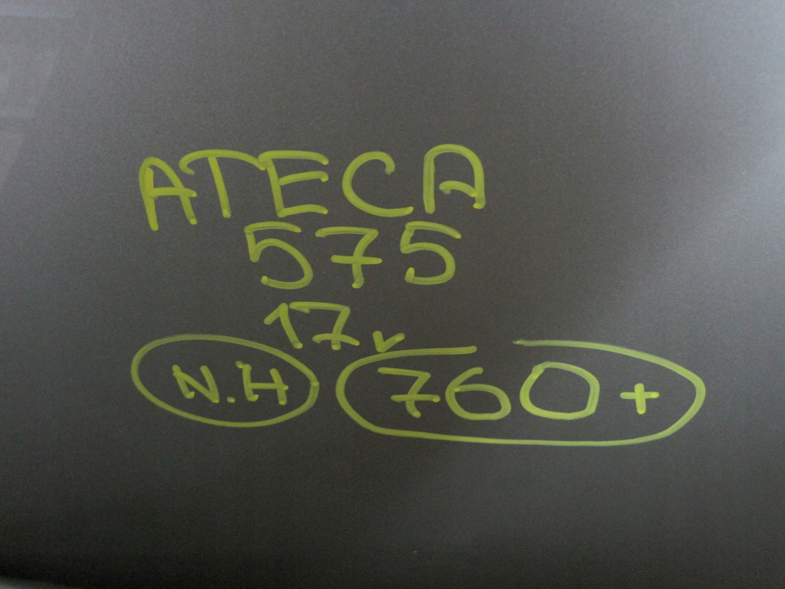 bonnet SEAT ATECA 575 17R