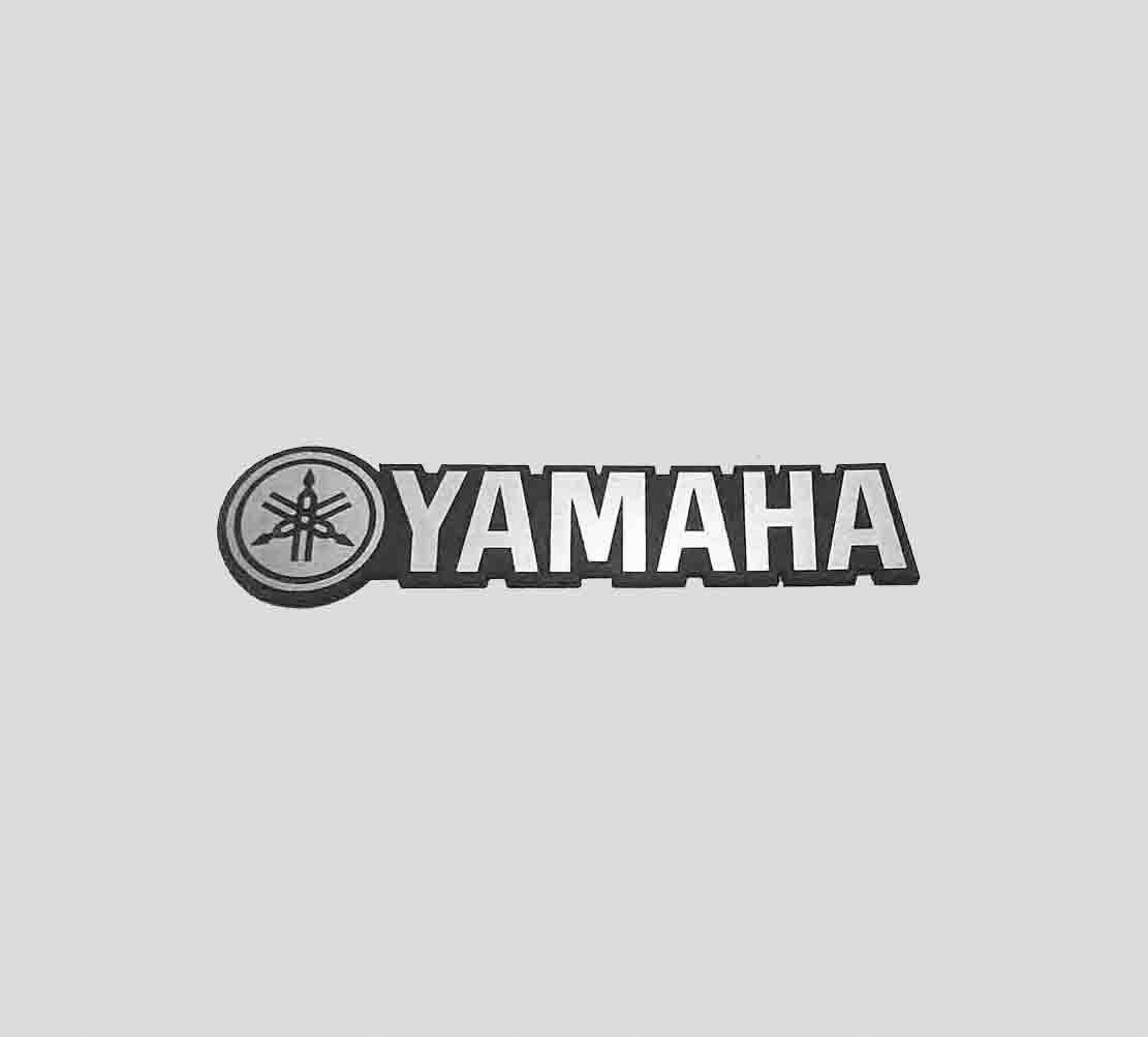 

Yamaha naklejka emblemat 66 x 16 mm * Srebrna