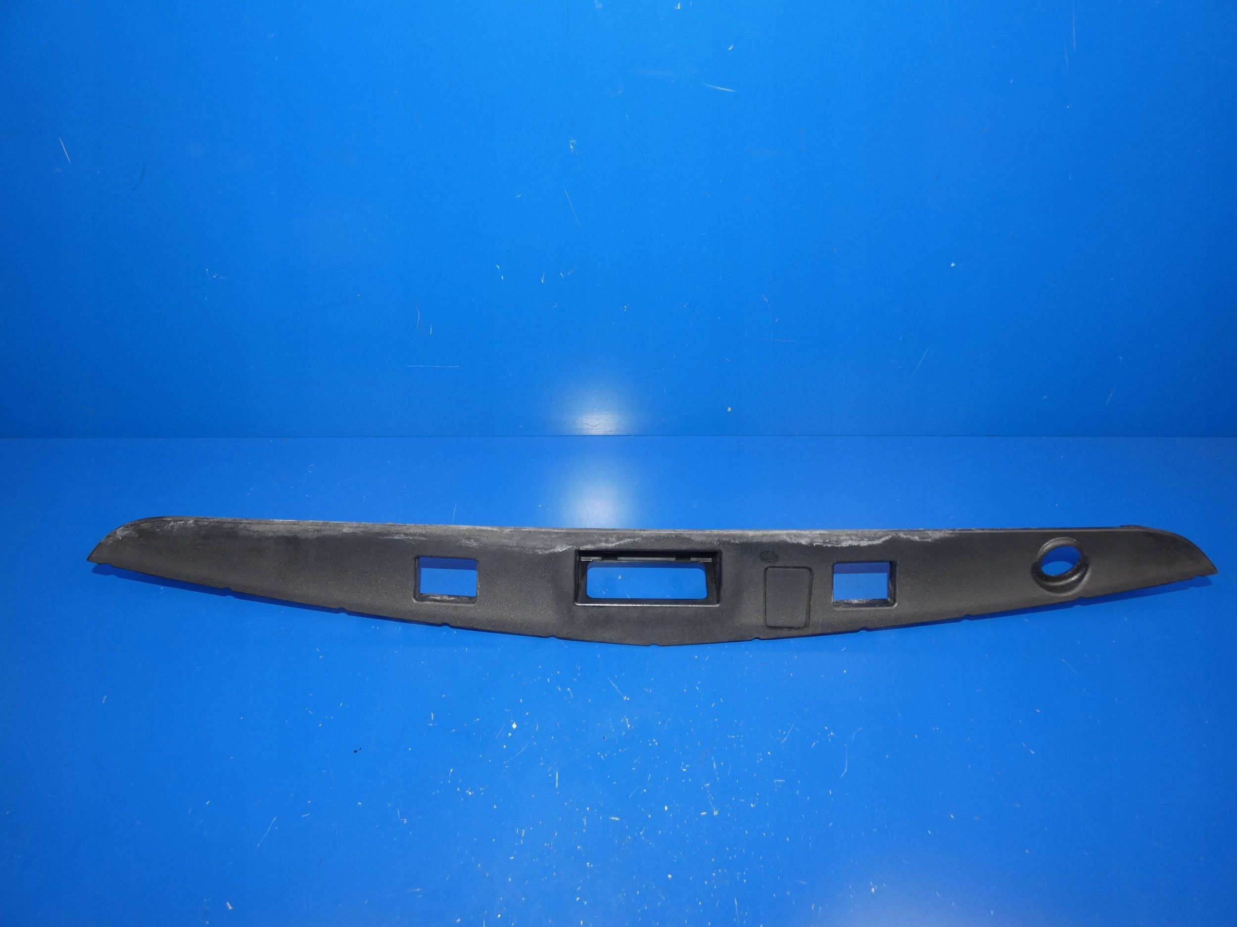 MERCEDES E KLASA W207 cap moulding bonnet boot rear part