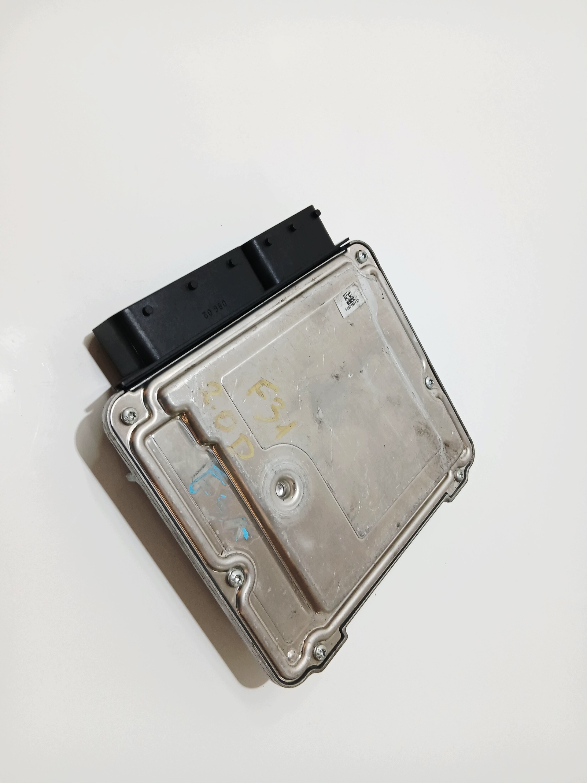 computer control unit of the engine BMW F30 F31 2.0D 8584276