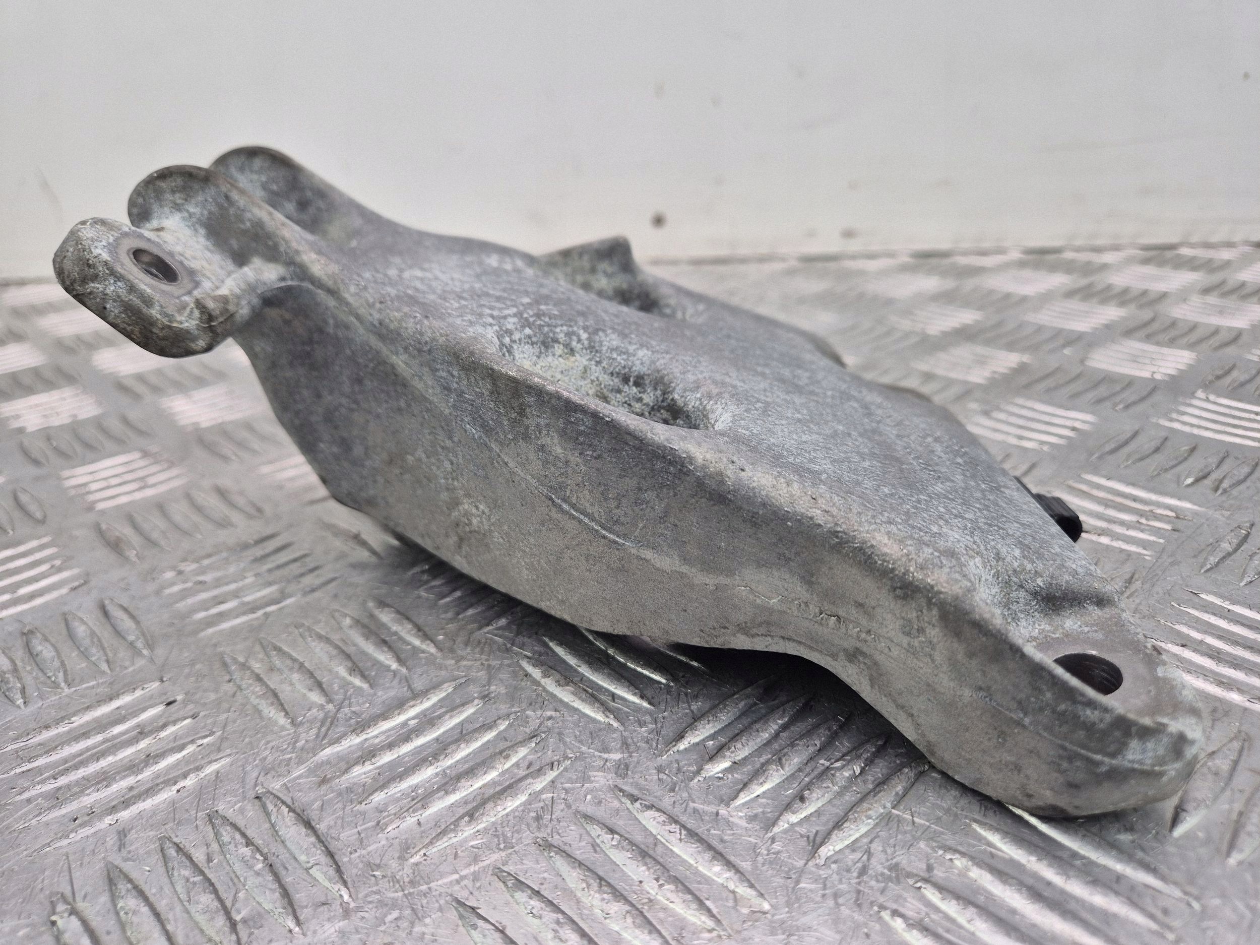 engine mount BMW X1 E84 28i 6788357 N20B20A