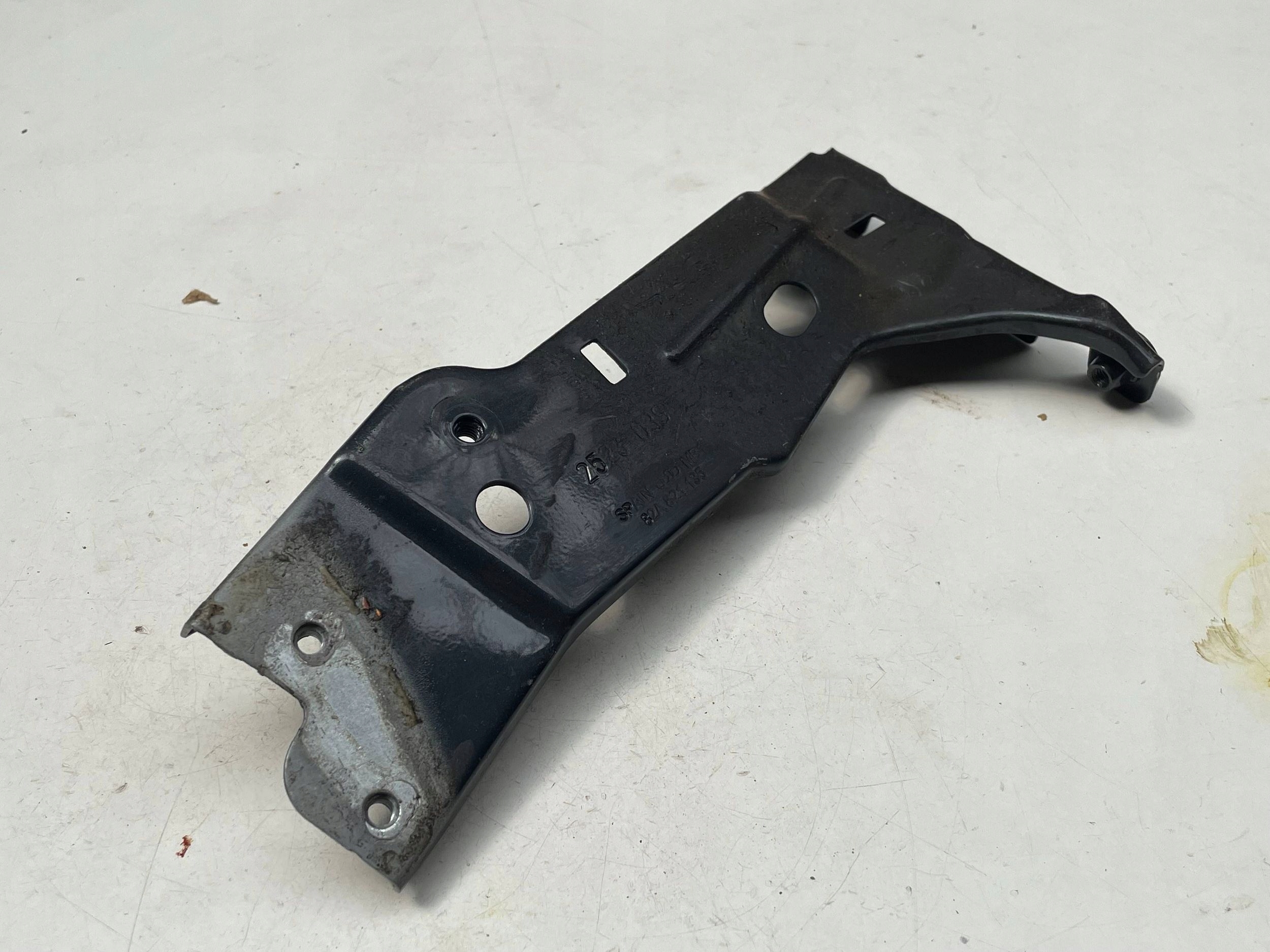 AUDI A1 console holder of a fender left left front front 82A821135 !J