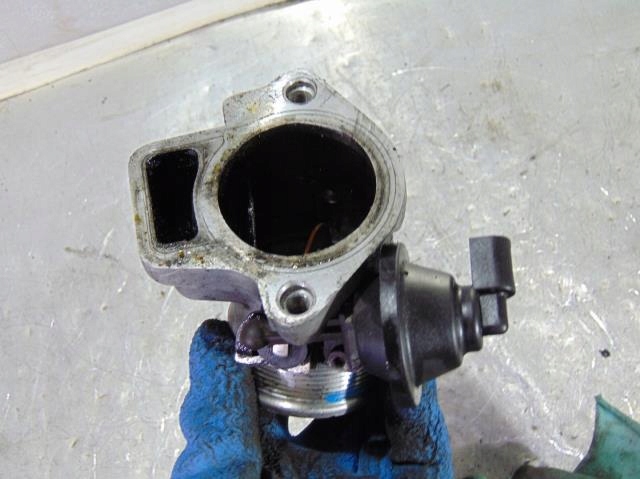 ДРОССЕЛЬНАЯ ЗАСЛОНКА vw PASSAT B5 2.5 tdi 8D0145980