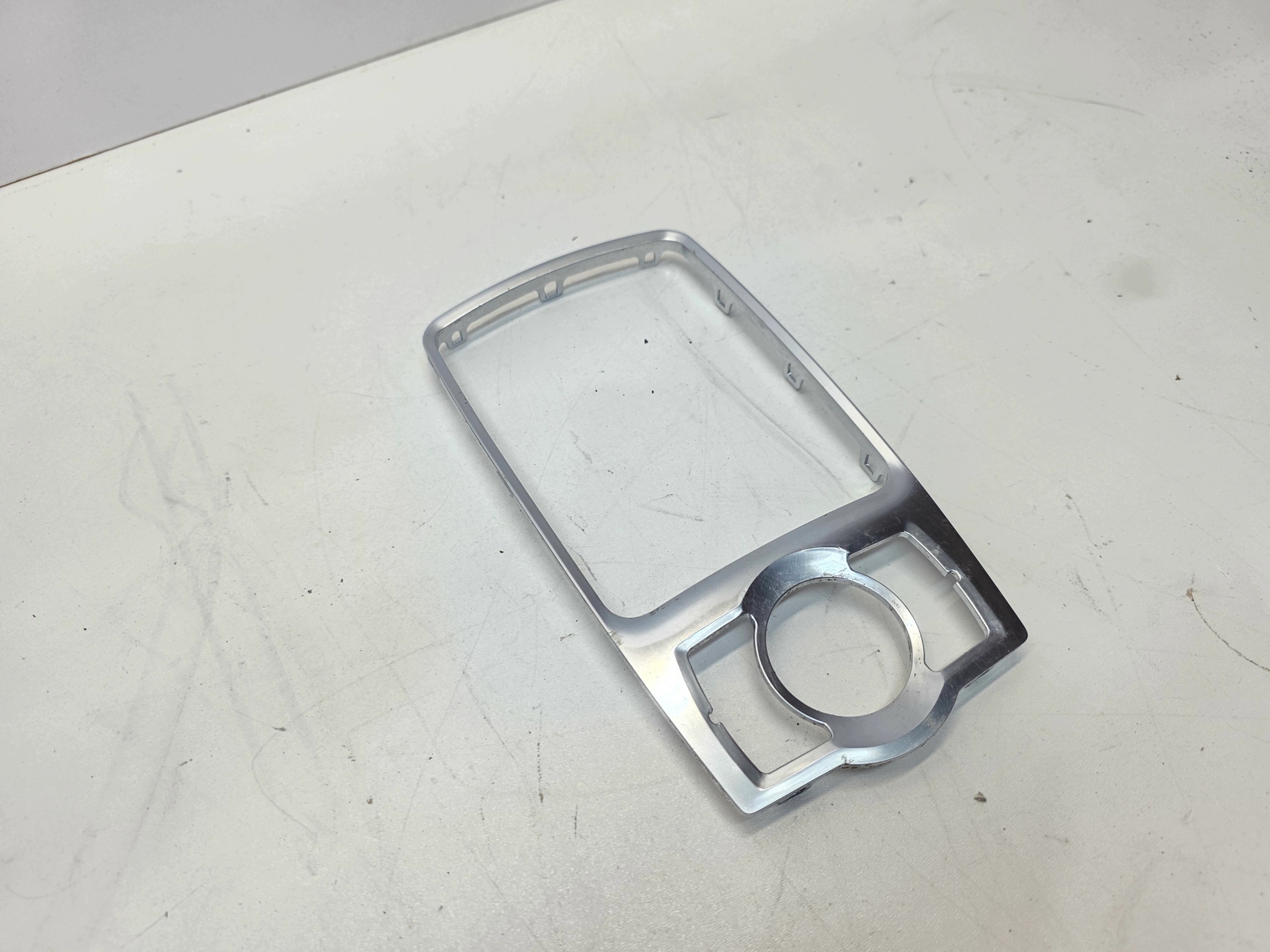 frame changes of the gear CHROM AUDI A6 C6 4F0864260A LADNY