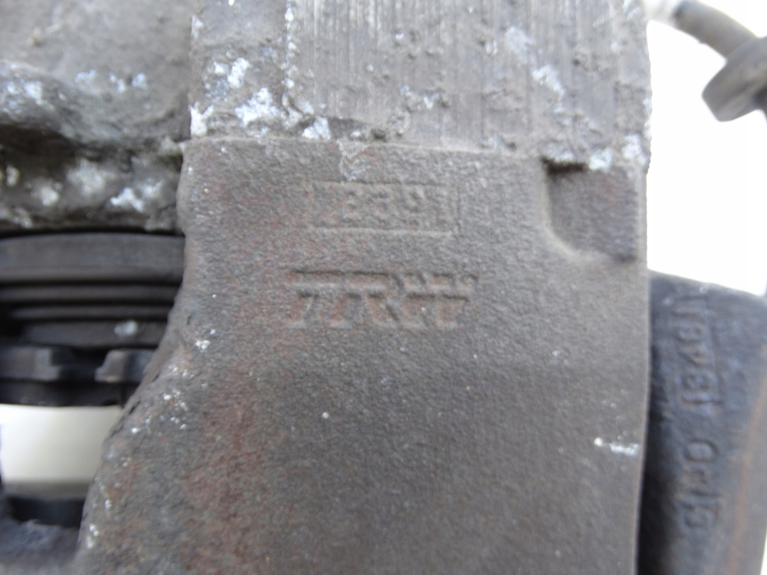 AUDI A4 B8 A5 8T A6 C7 A7 SWAP kotuče předek třmeny plotýnky 320mm