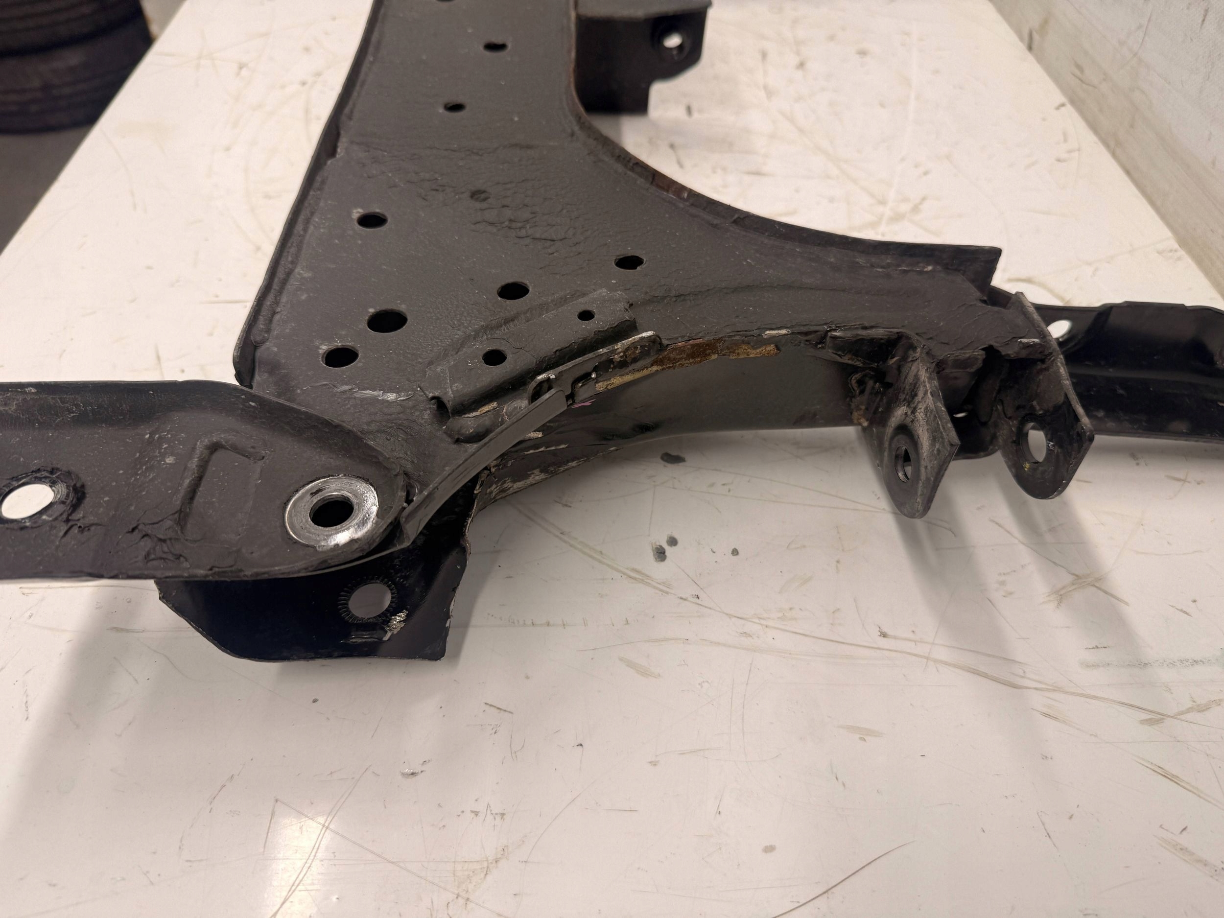 Dacia Spring subframe axle beam trawers lawa