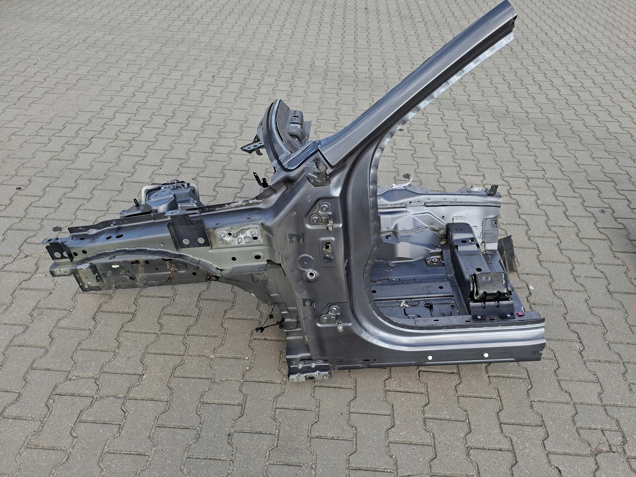 quarter front left front left JAGUAR F-PACE X761 LKH