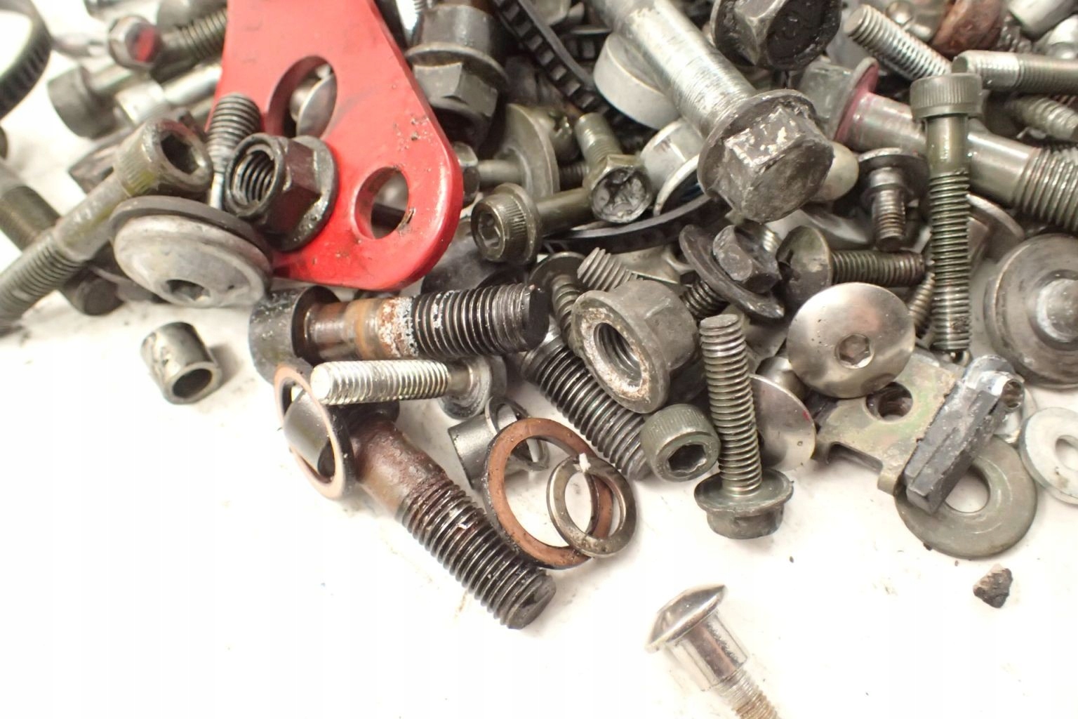 Suzuki GSF 600 Bandit 00-05 Śruby z demontażu Producent Suzuki OE