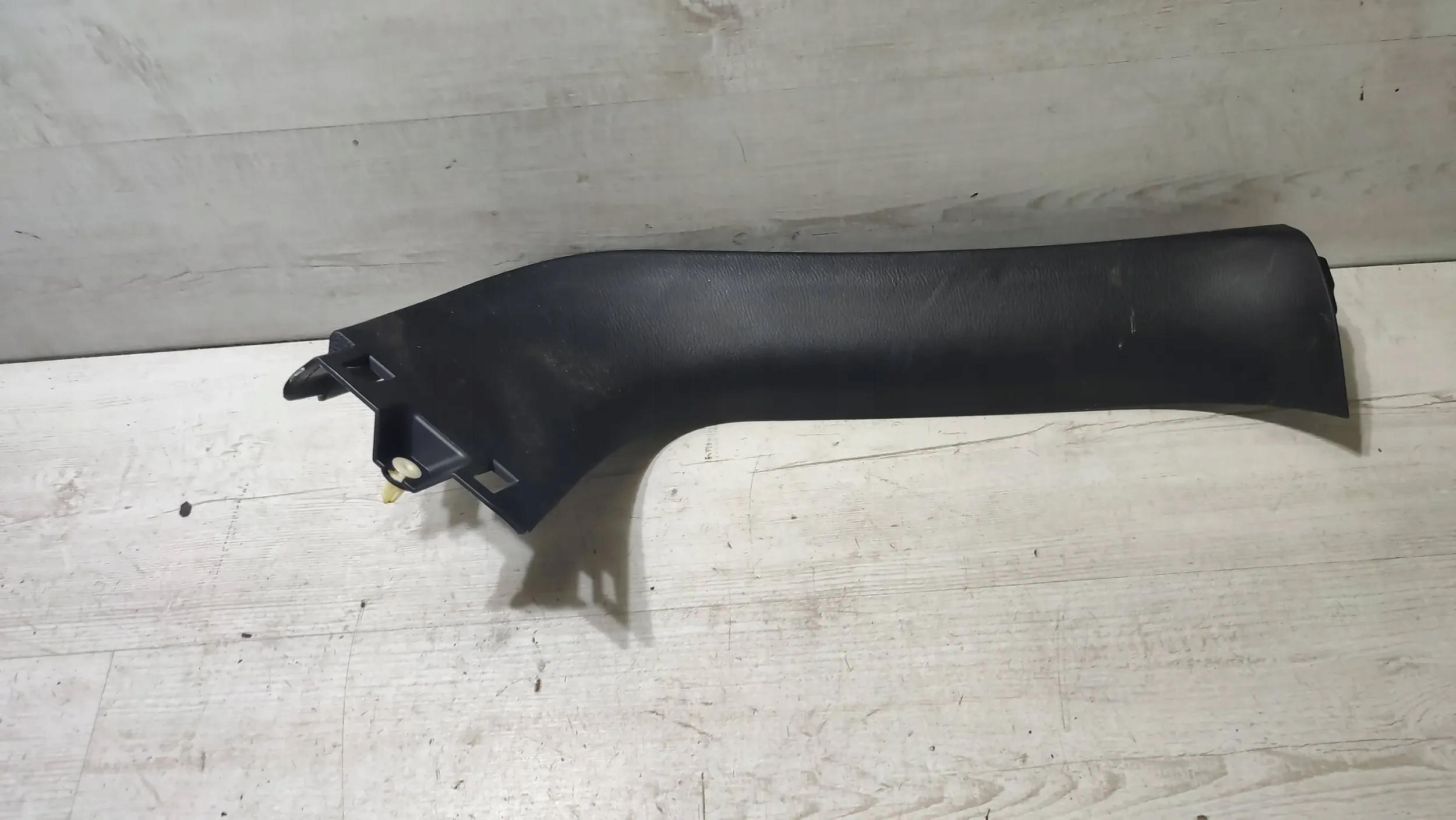 Jeep Cherokee KL 15r. 2.0d rear part side left upholstery boot
