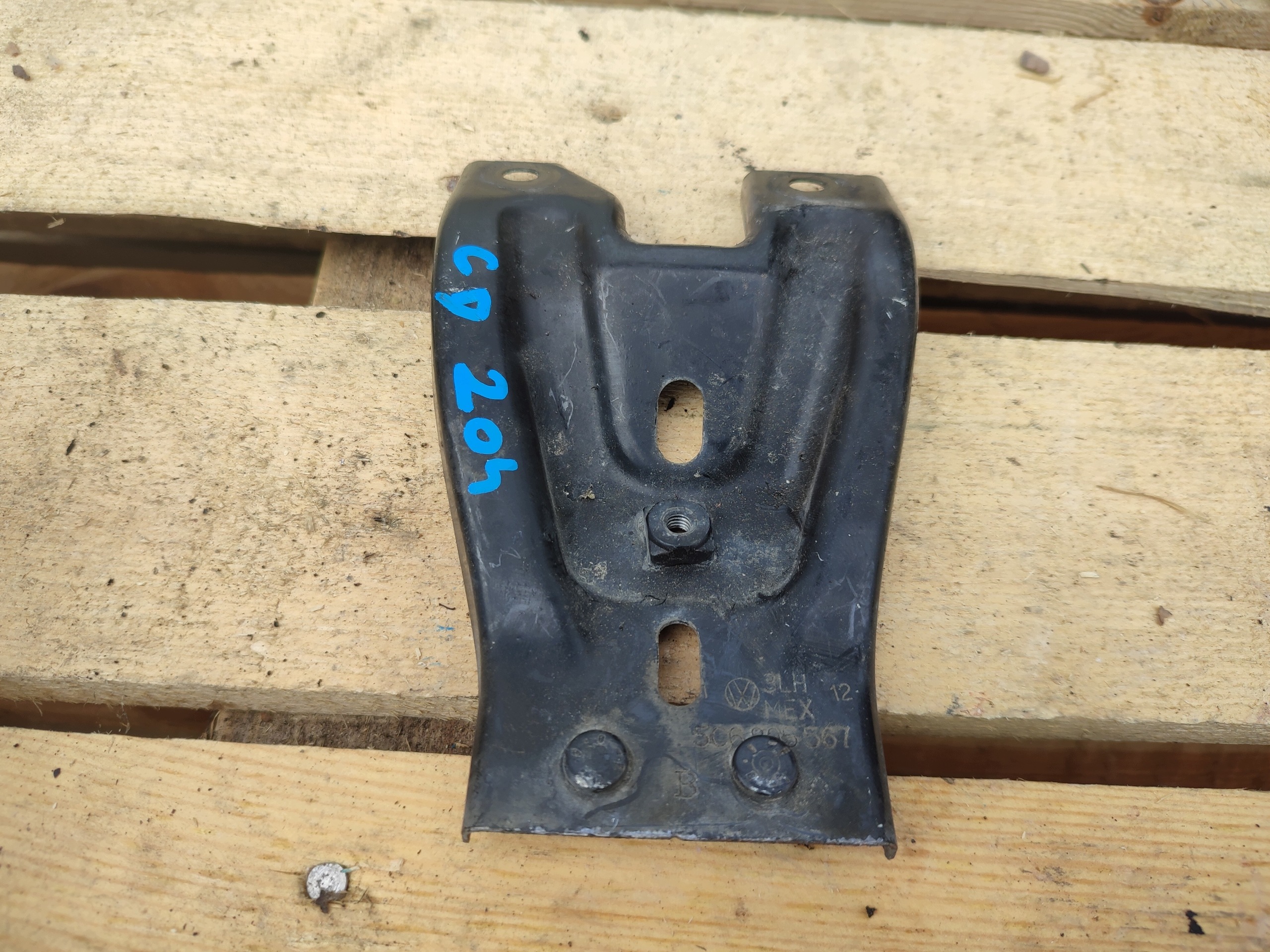 pillar iron central part VW JETTA 5C6805567