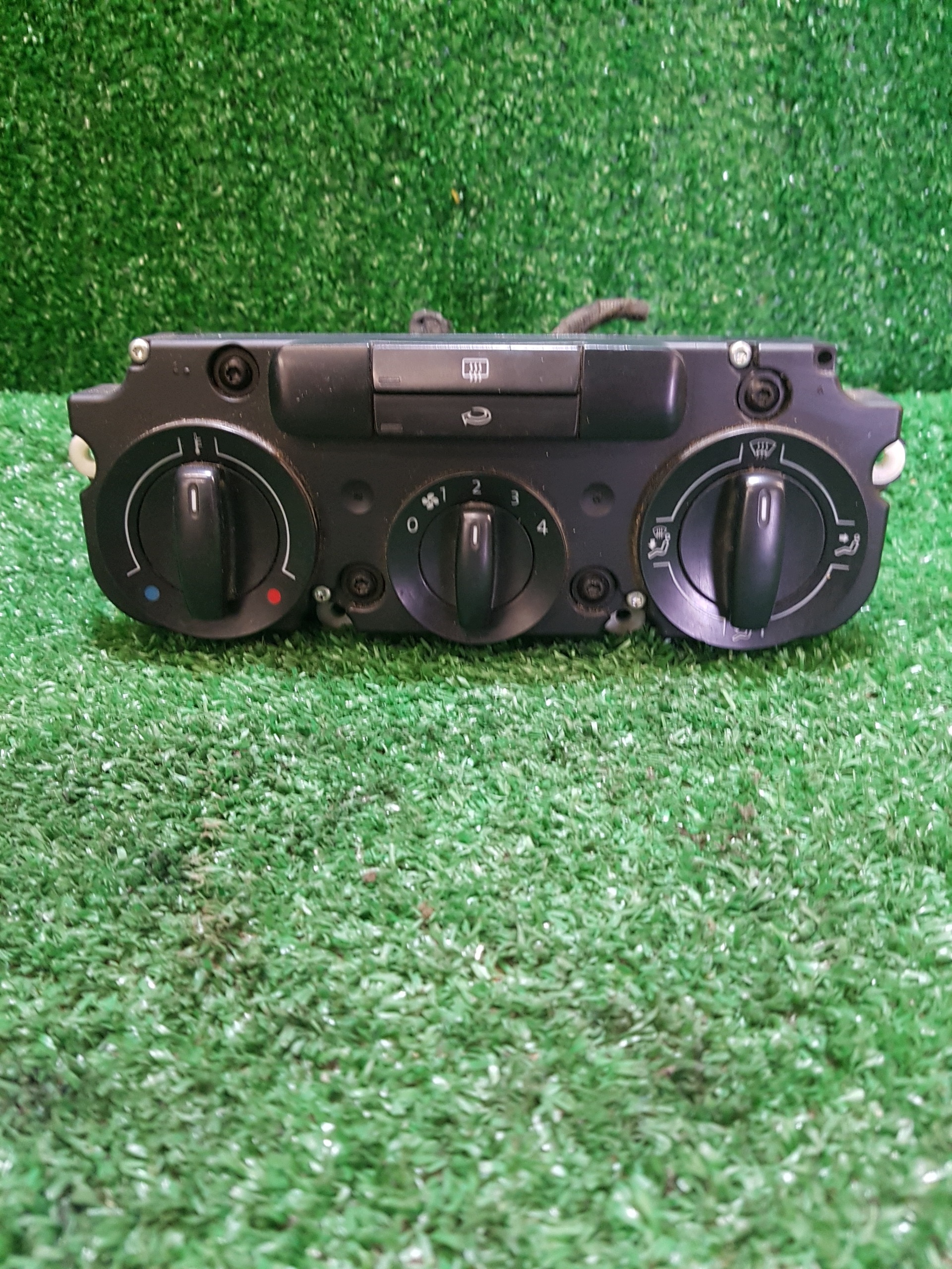 control panel air conditioning devices VOLKSWAGEN CADDY 3 manual