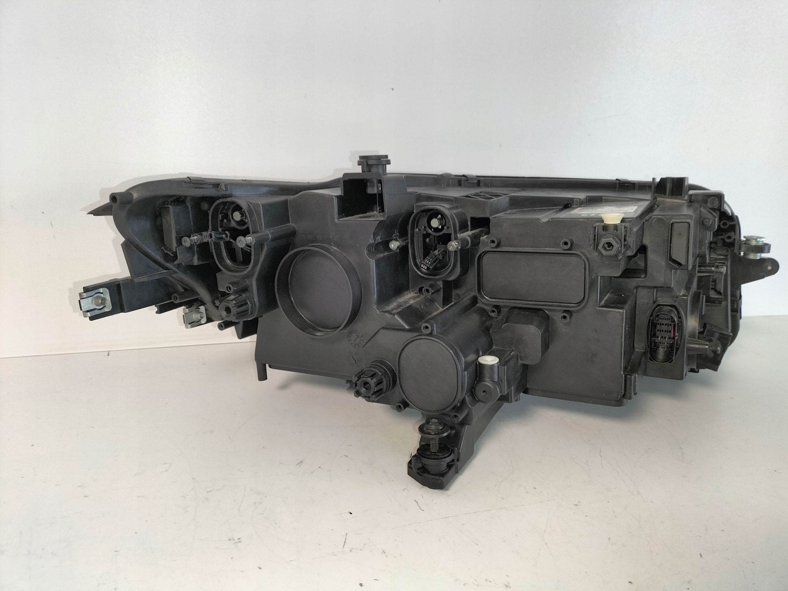light front reflektor left VW TIGUAN II LIFT 20- FULL LED IQ LIGHT