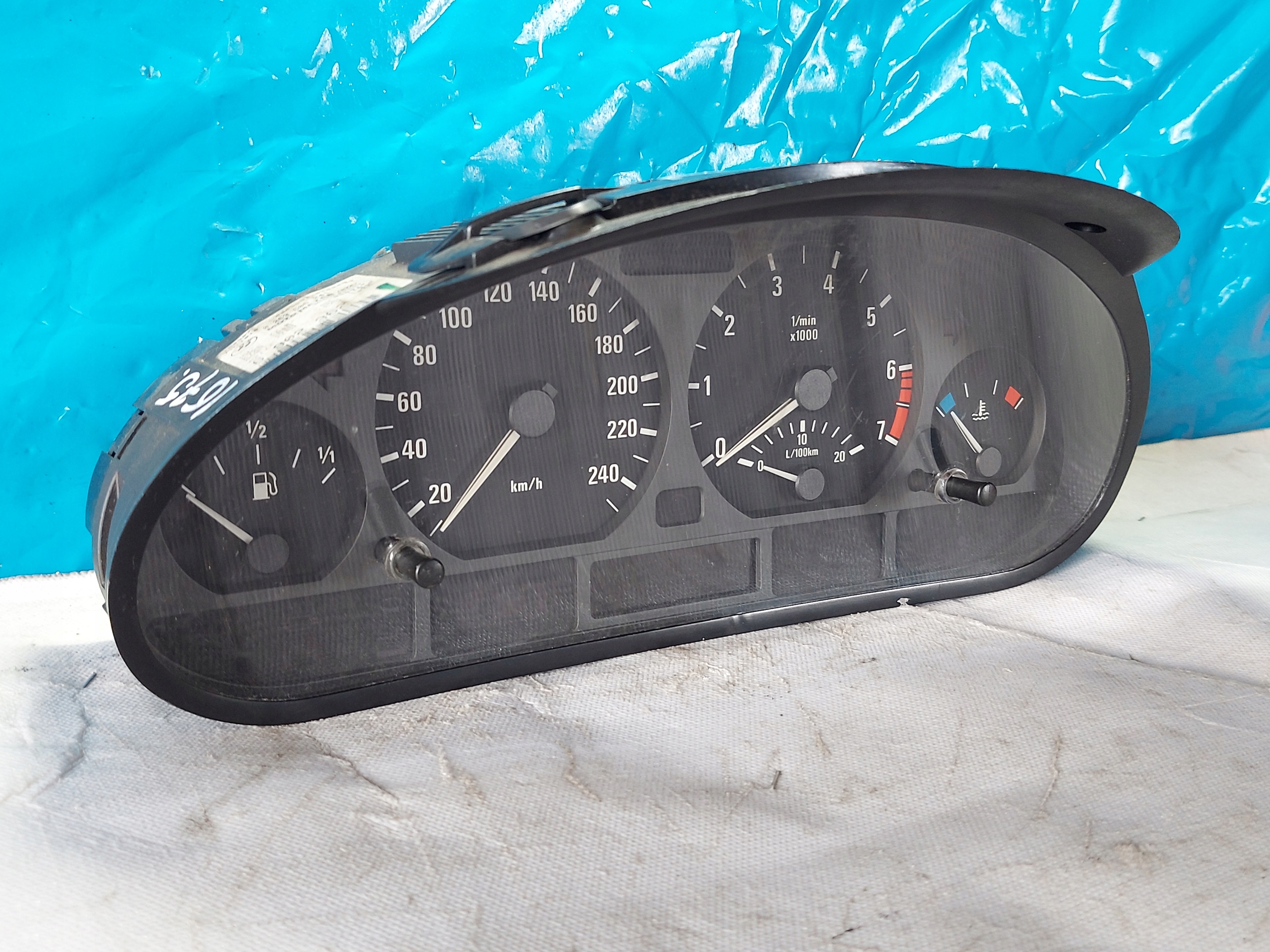 dials clock BMW 3 E46 318i 6902362